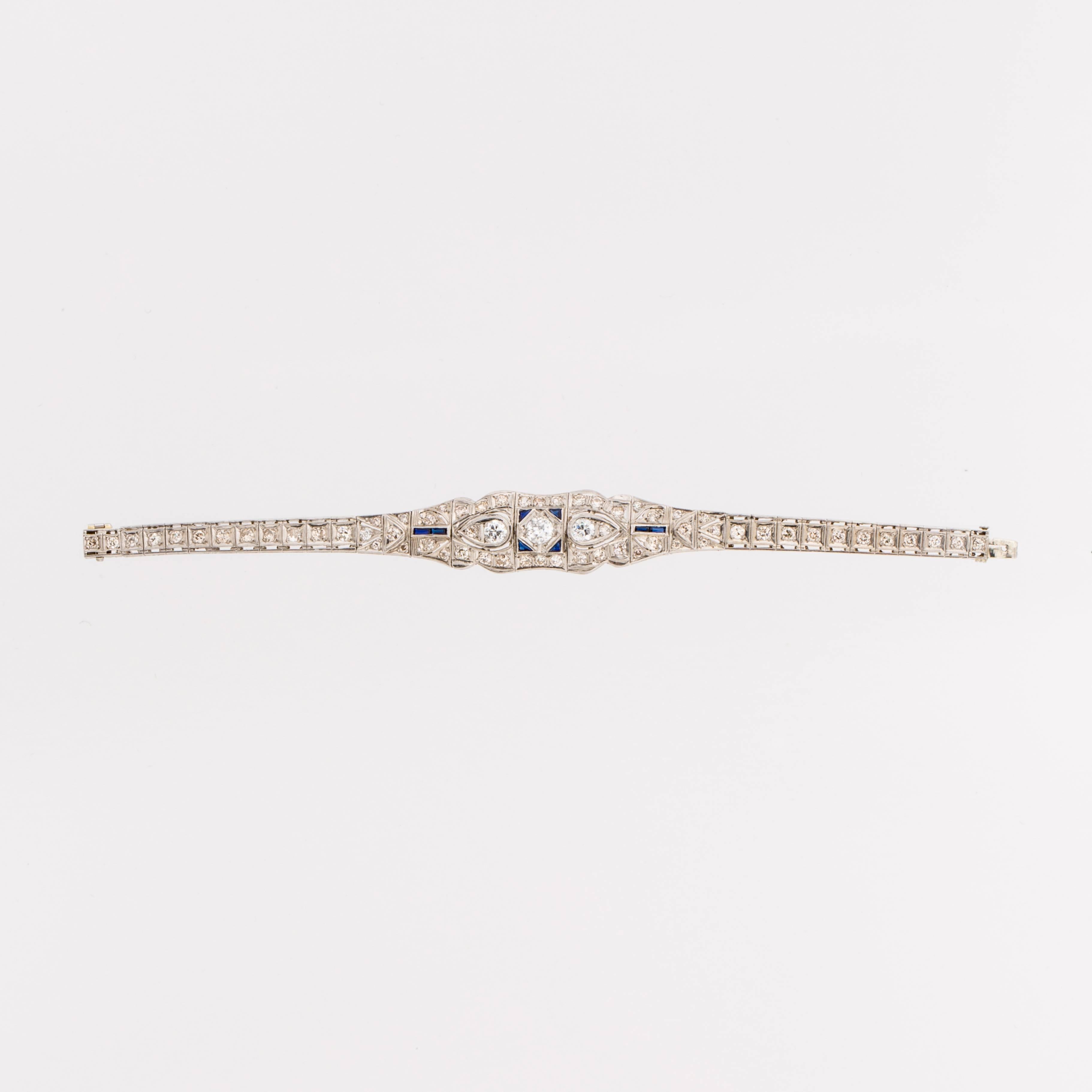 Art Deco Openwork Diamond Bracelet in Platinum In Good Condition For Sale In Houston, TX