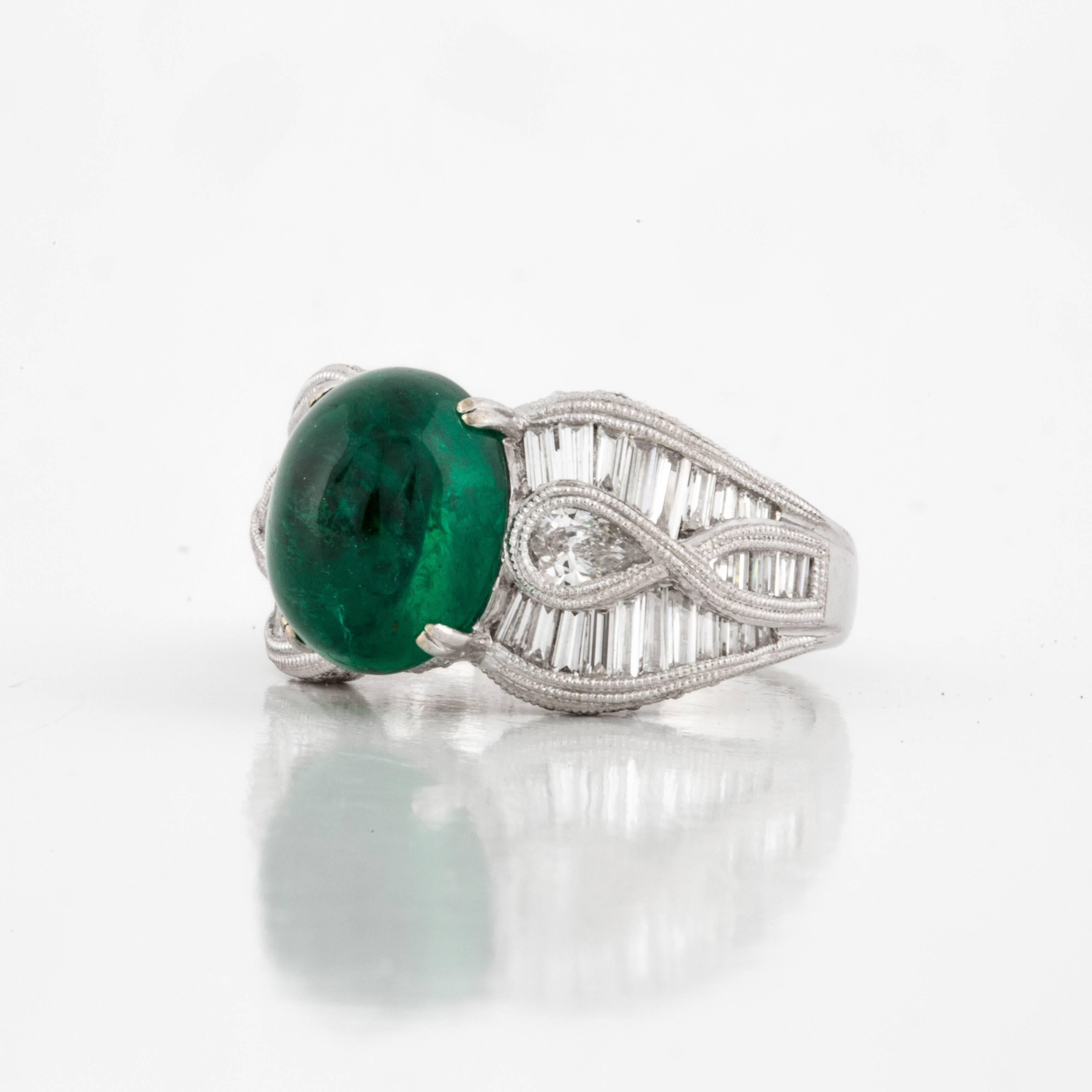 Cabochon Emerald and Diamond Ring in 18K White Gold In Good Condition In Houston, TX