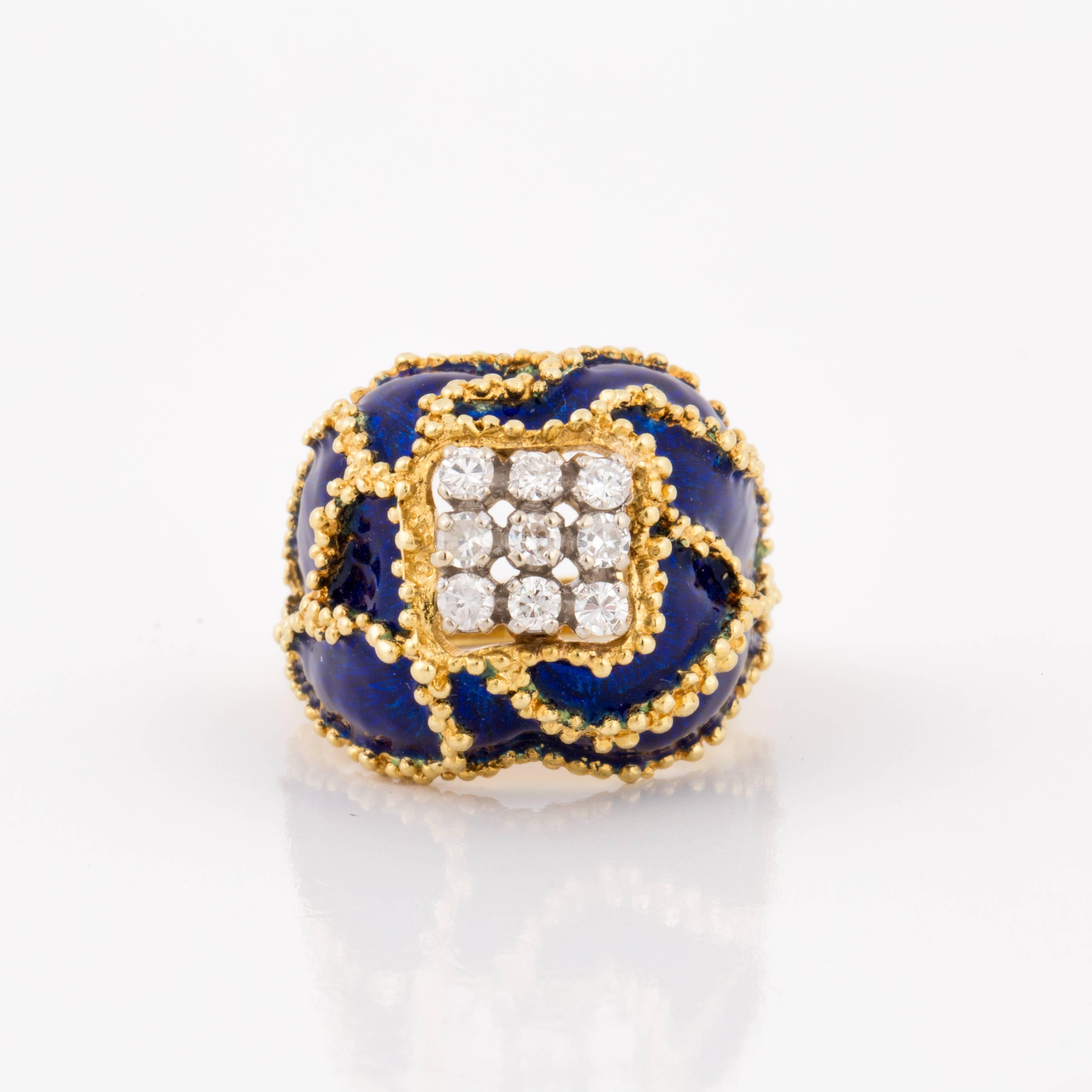 Round Cut Vintage 1970s 18K Yellow Gold Blue Enamel Ring with Diamonds For Sale