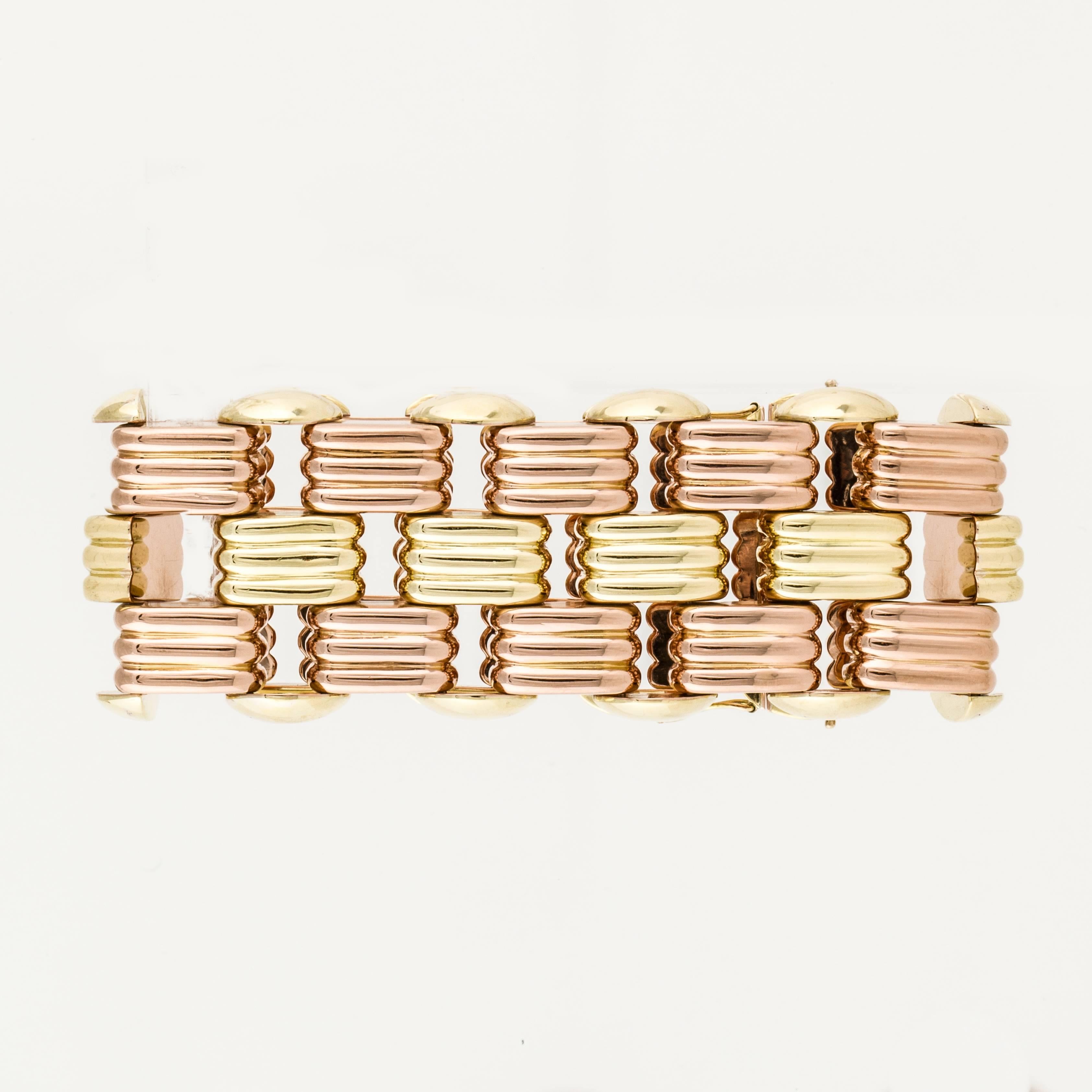 Retro Wide 18K Rose and Yellow Gold Link Bracelet In Good Condition For Sale In Houston, TX