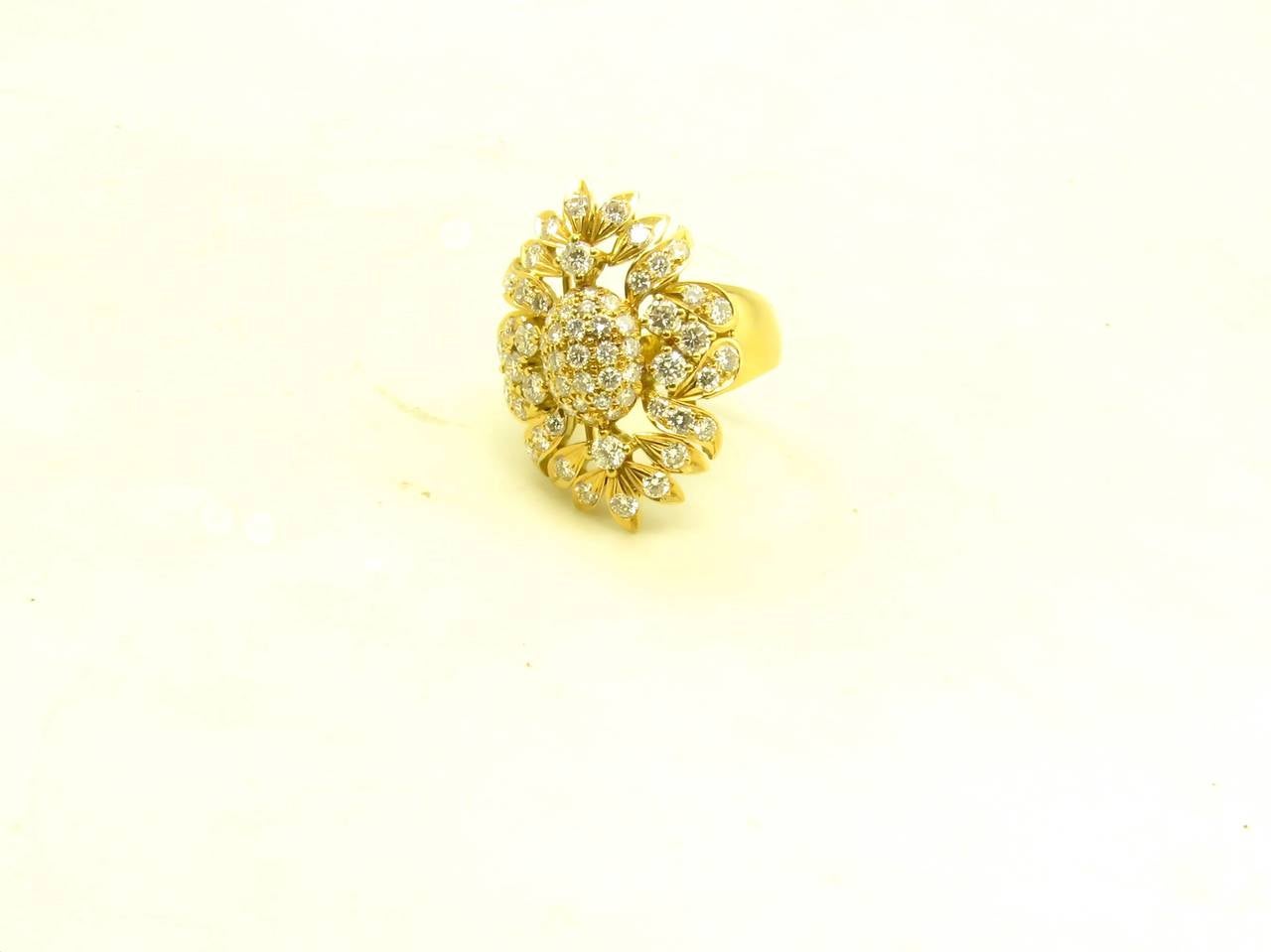 Chic Diamond Gold Cocktail Ring In Excellent Condition In New York, NY