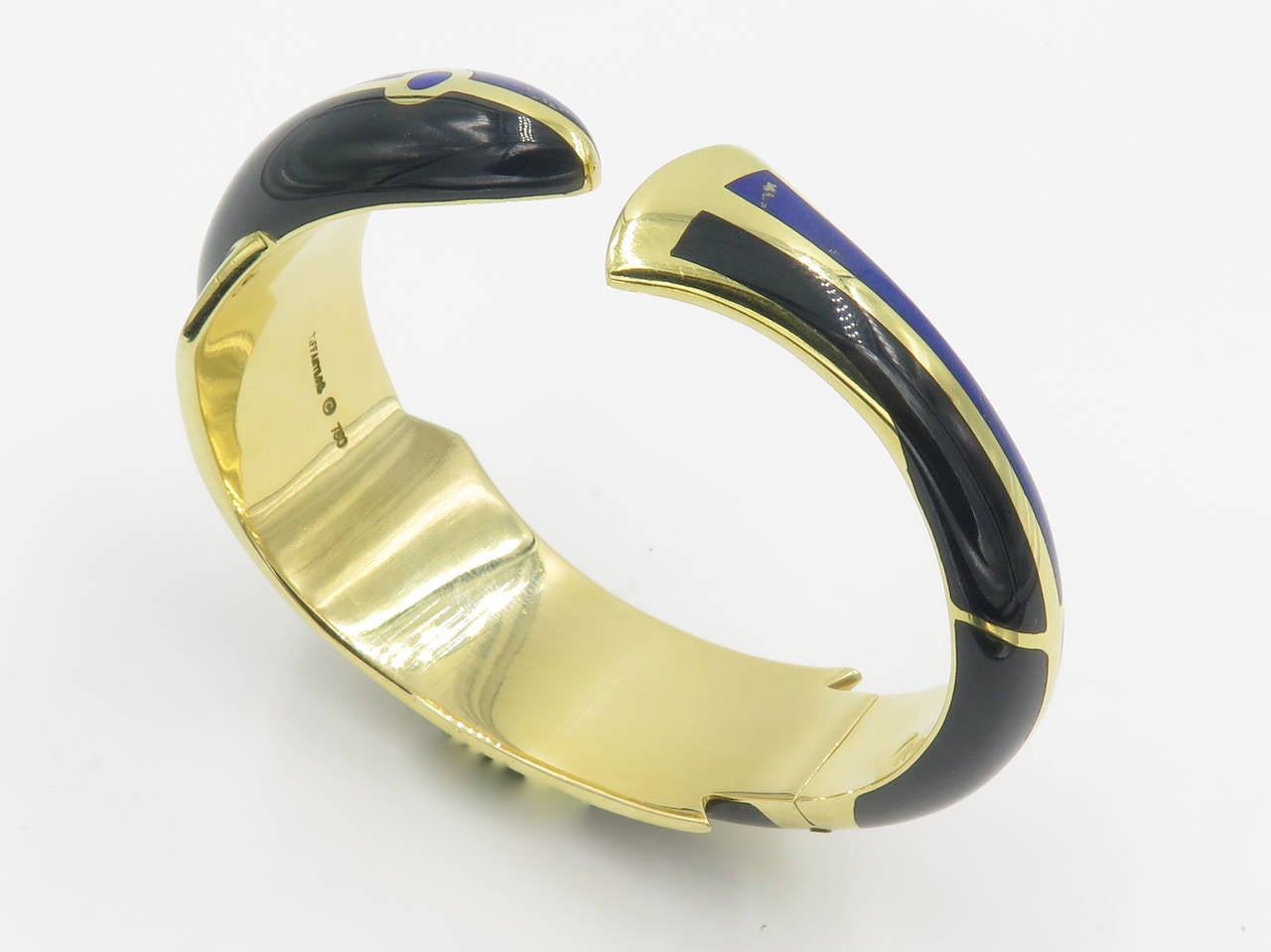 Tiffany & Co. Lapis Lazuli Black Jade Gold Hinged Bangle Bracelet In Excellent Condition In New York, NY