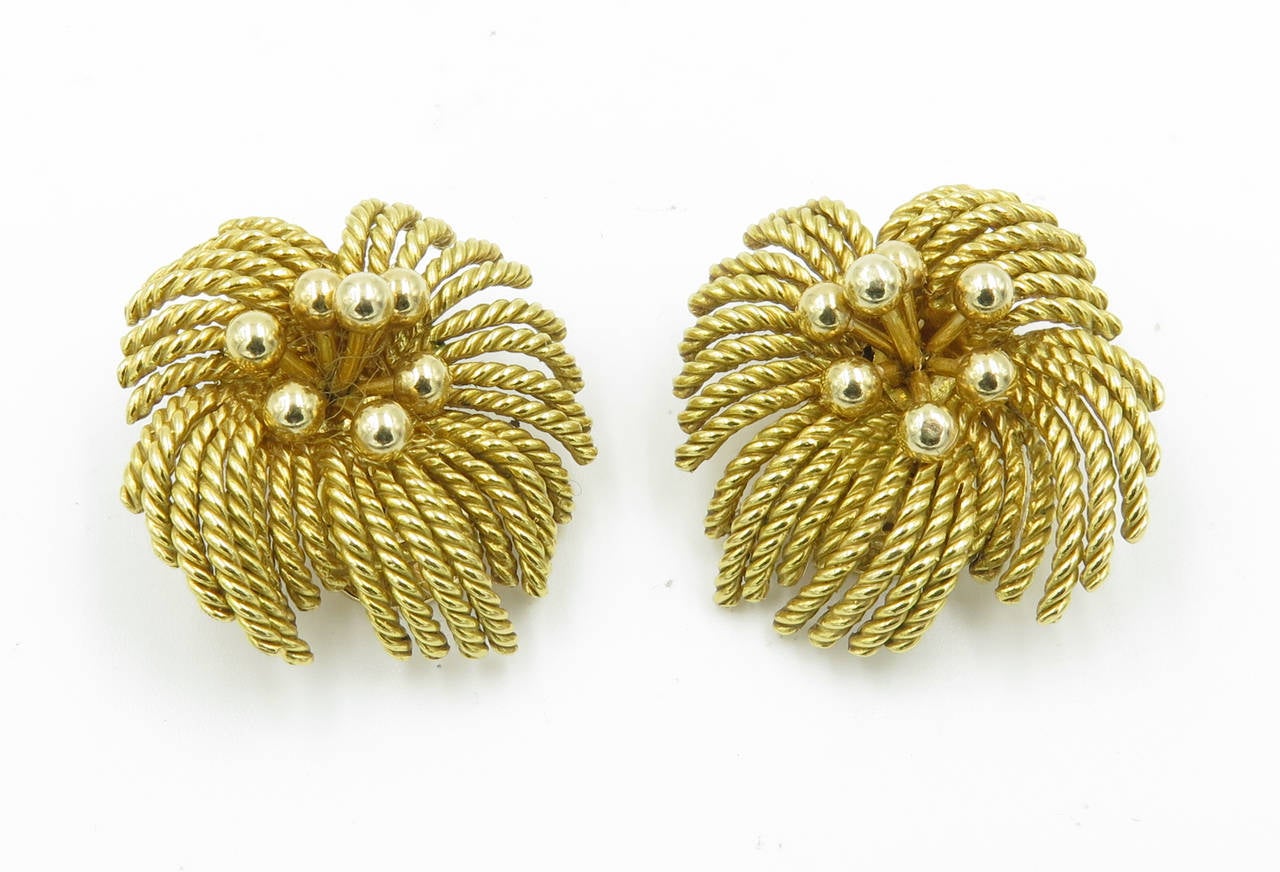 Women's Van Cleef & Arpels Gold Flower Earrings