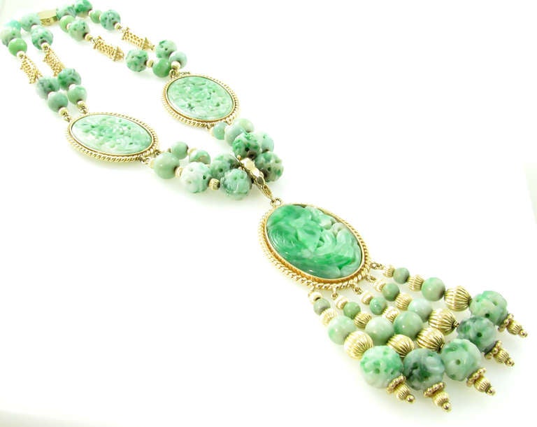 A Beautiful Carved Jadeite Necklace. In Good Condition In New York, NY