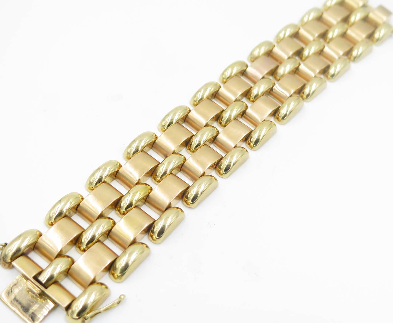Two Color Gold Link Bracelet In Excellent Condition In New York, NY
