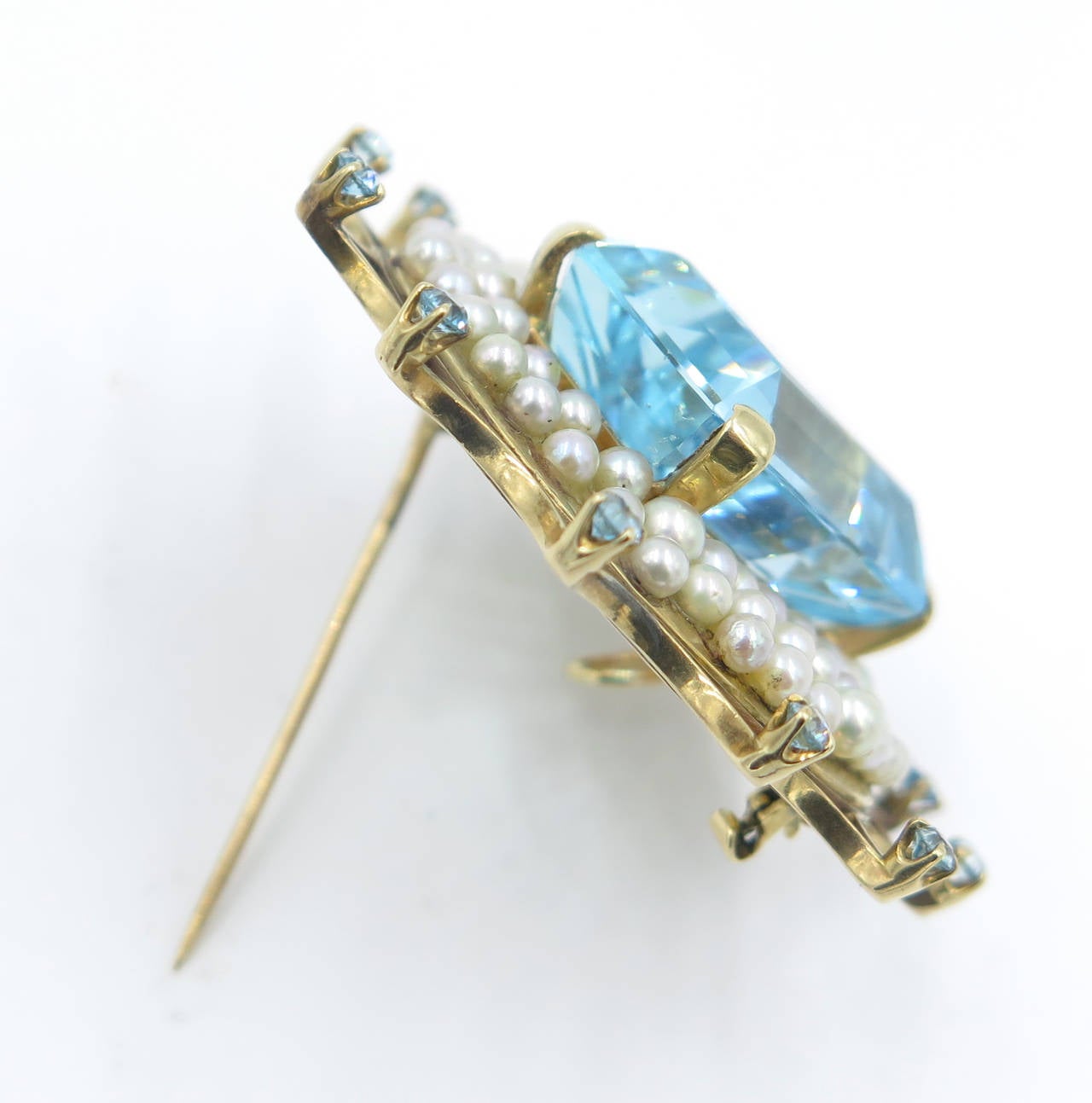Aquamarine Pearl Gold Brooch Pendant In Good Condition In New York, NY