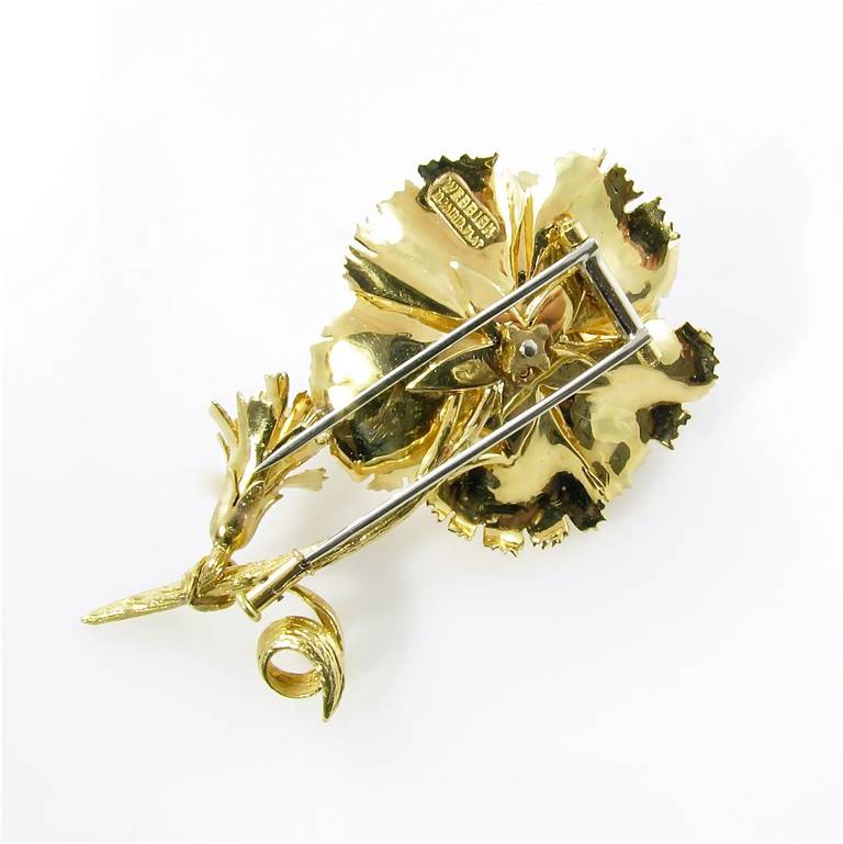 David Webb Broche fleur en or jaune, platine et diamants, années 1970
