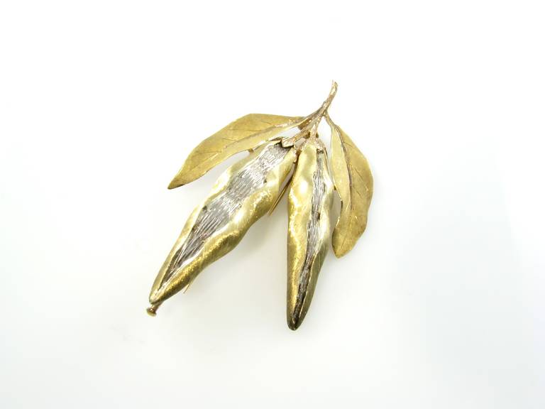 Buccellati Gold Pea Pod Brooch In Excellent Condition In New York, NY