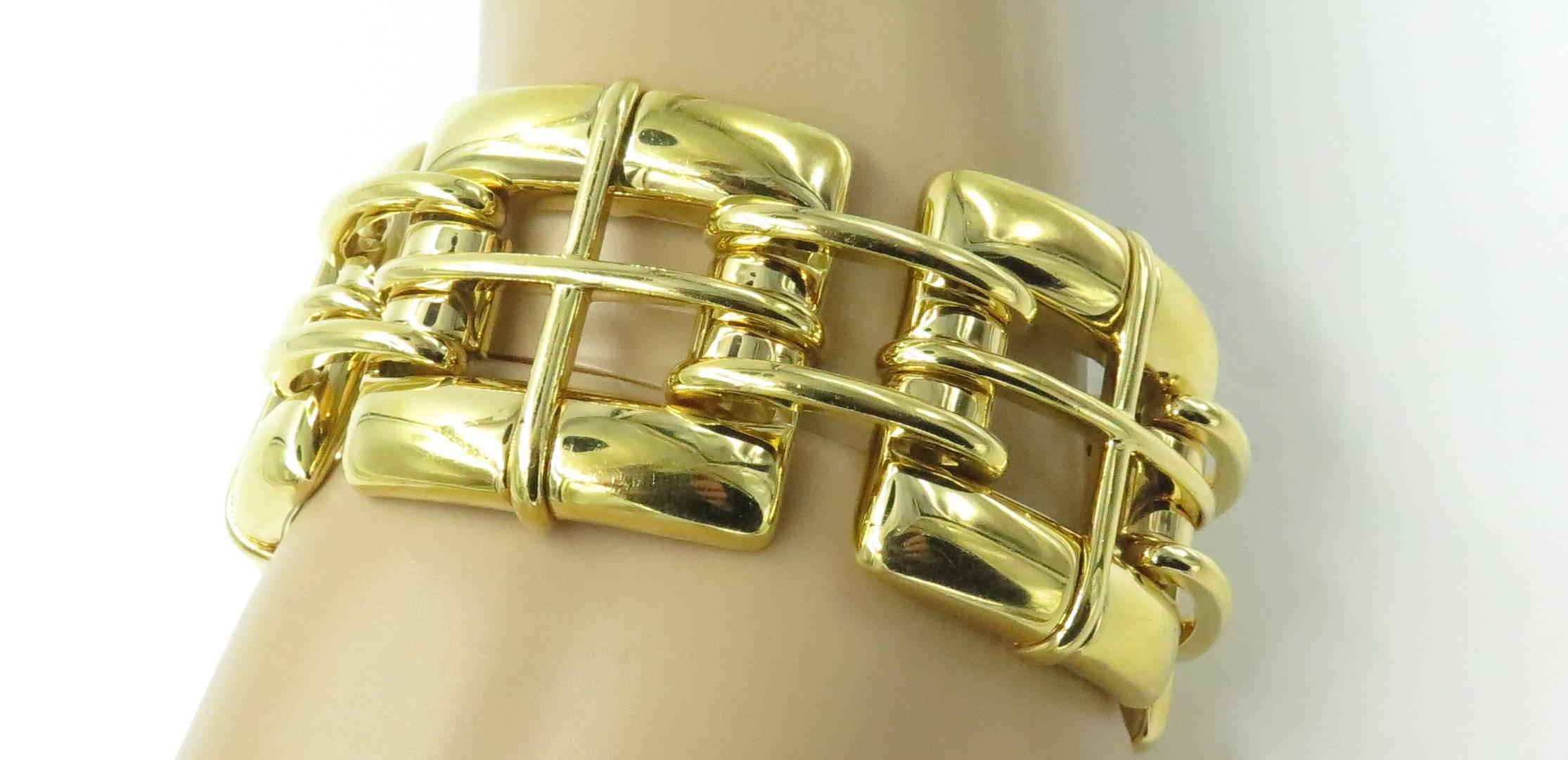 Tiffany & Co. Gold Link Bracelet. 2