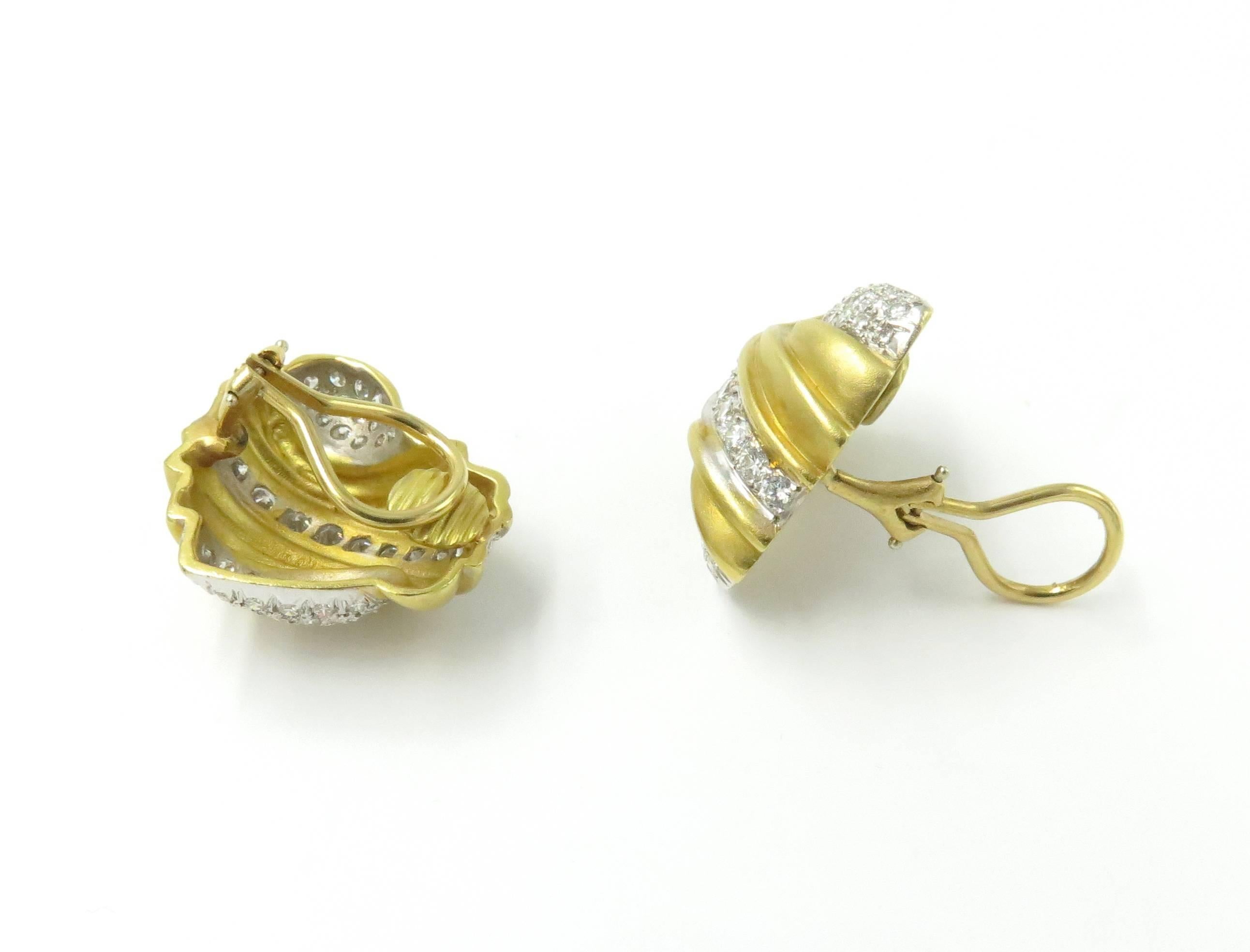 Women's or Men's Gorgeous Pair of Diamond Gold Earrings