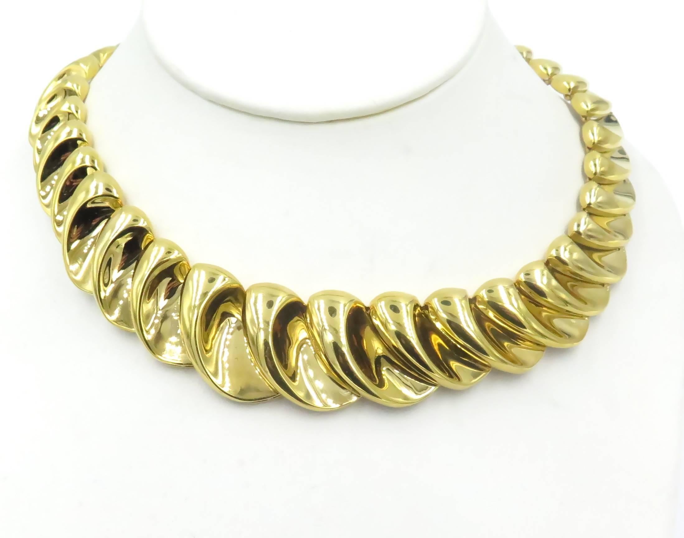 A Gorgeous Gold Necklace Set with Crescent Shaped Links 6