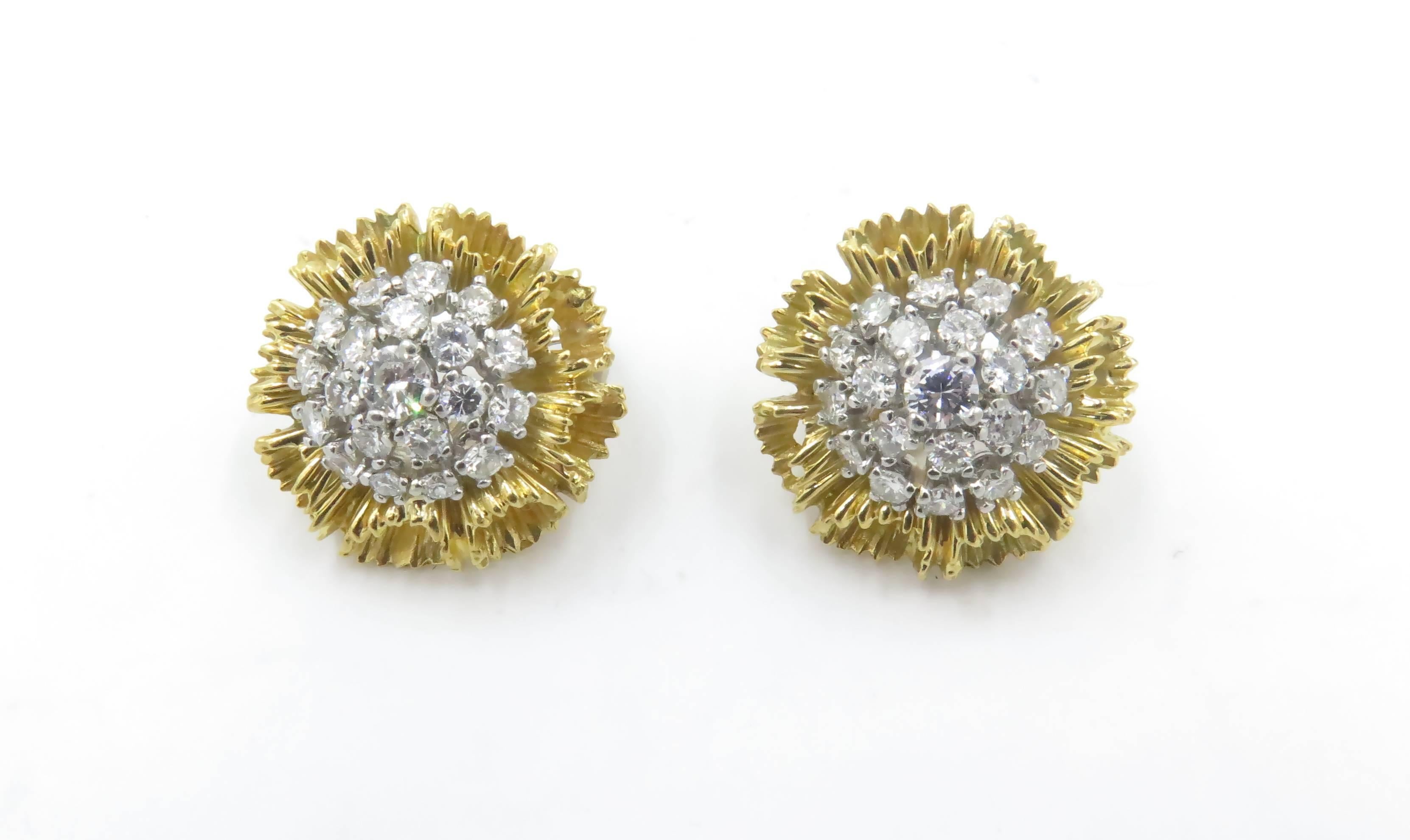 1960s Diamond Gold Flower Earrings In Excellent Condition In New York, NY