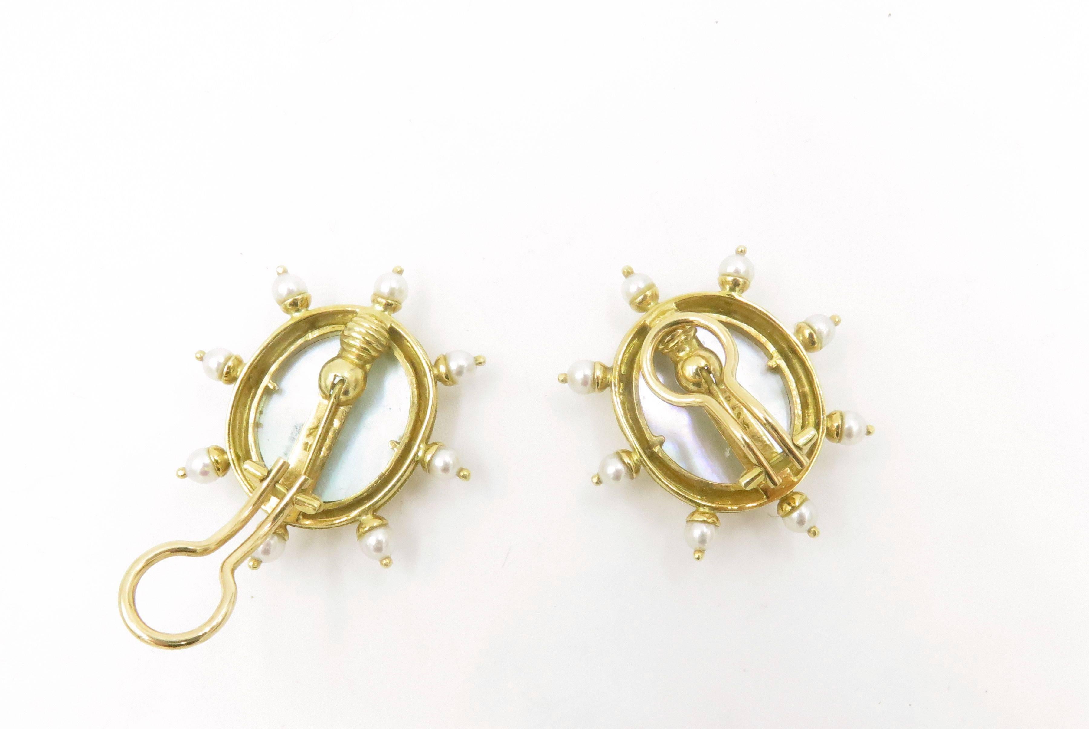 Elizabeth Locke Venetian Glass Pearl Mother-of-Pearl Gold Earrings In Excellent Condition In New York, NY