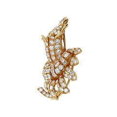 1960s French Gold Diamond Flower Brooch