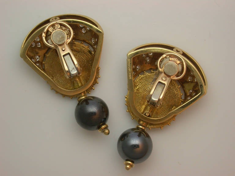 Boucheron Hematite Diamond Gold African Suite In Excellent Condition For Sale In New York, NY