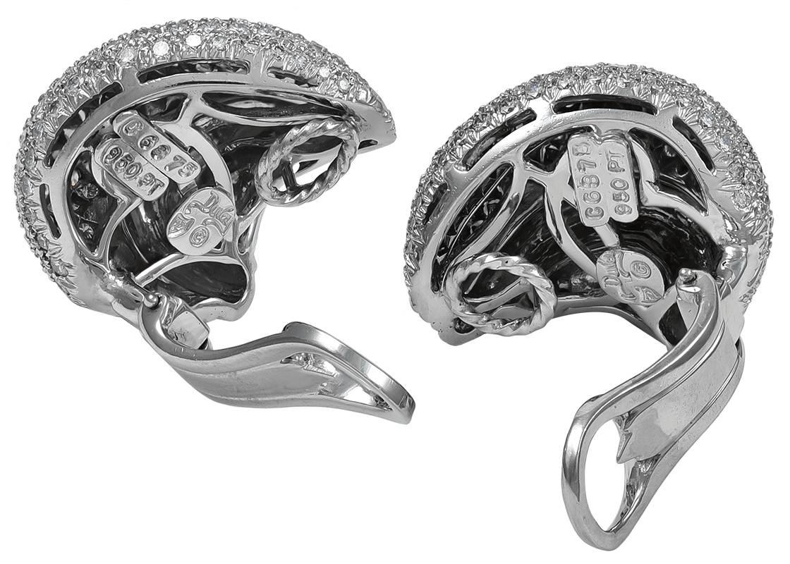 Henry Dunay Diamond Platinum Earclips In Excellent Condition For Sale In New York, NY