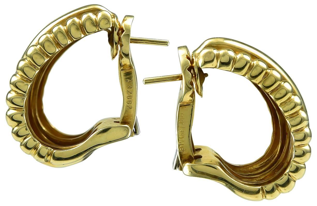 Stylish Piaget Gold Earclips In Excellent Condition For Sale In New York, NY