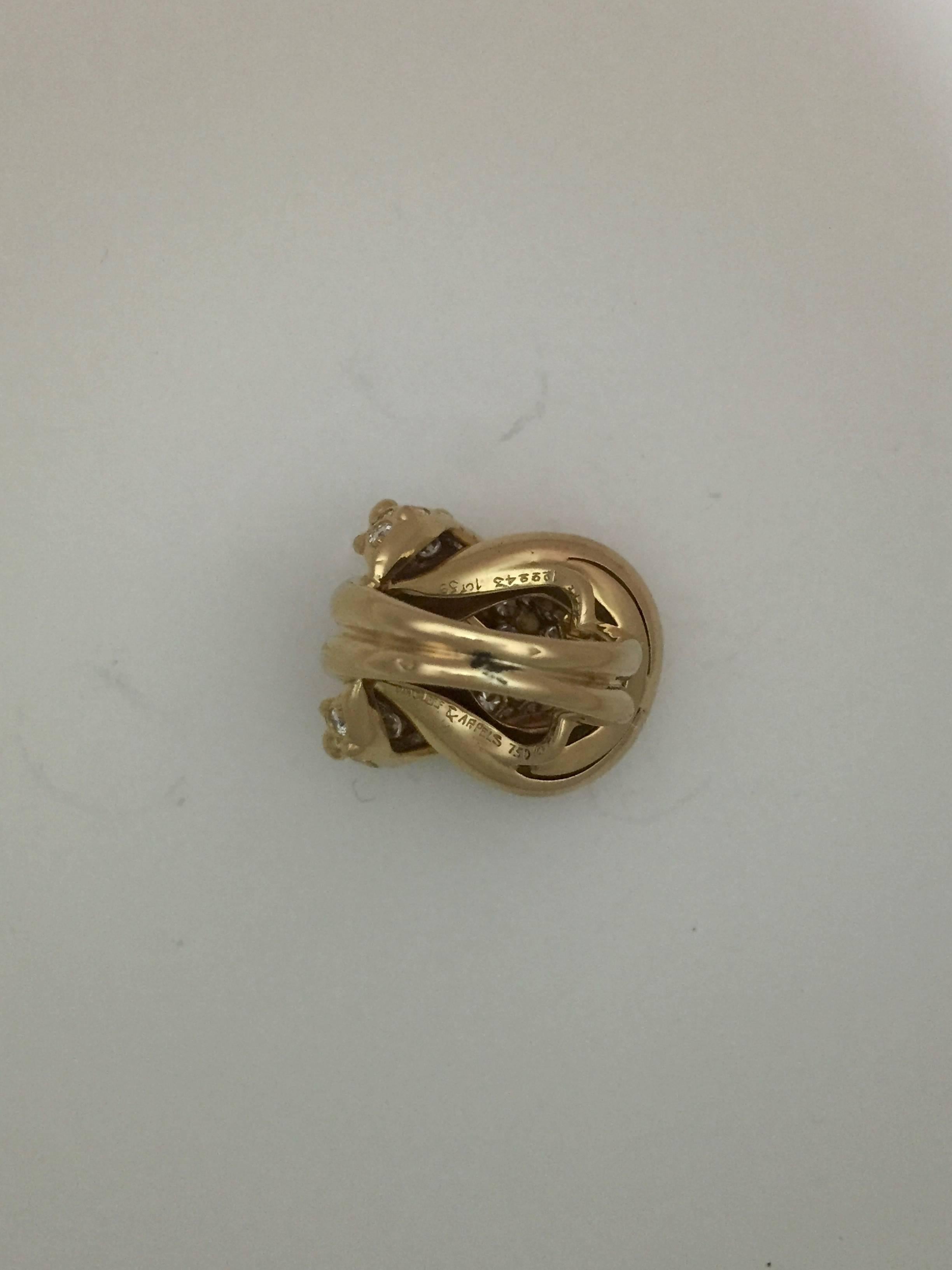 Women's Stylish Van Cleef & Arpels Diamond Gold Slipknot Ring For Sale