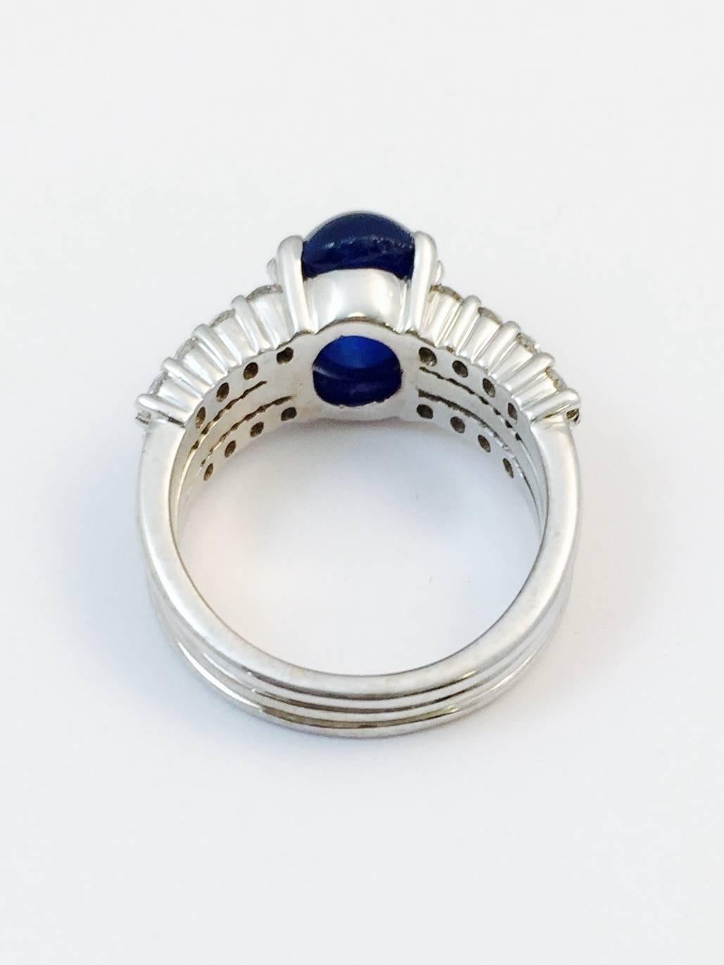 Cabochon Sapphire Diamond Gold Ring In Excellent Condition For Sale In Palm Beach, FL