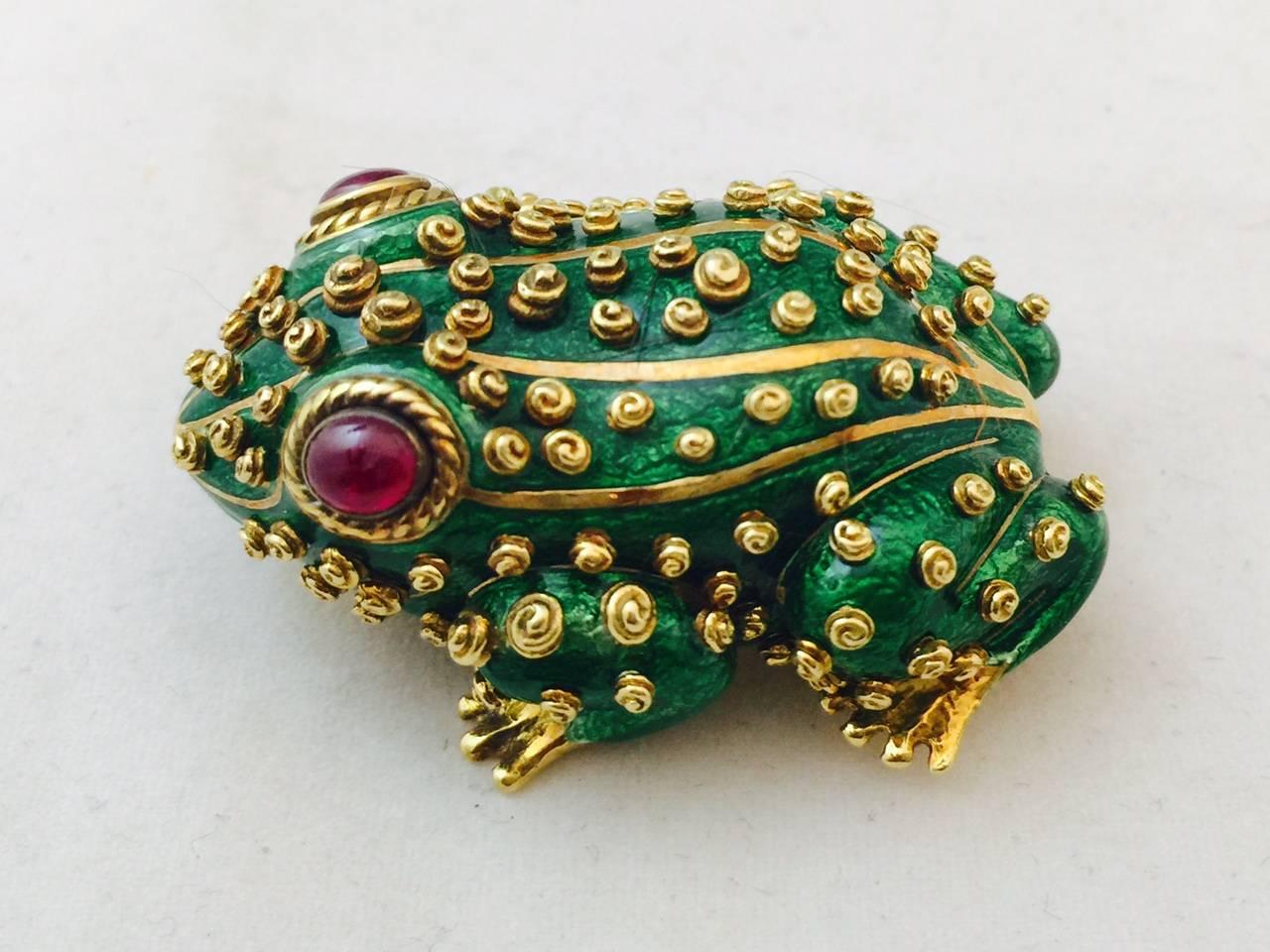 Contemporary David Webb Enamel Ruby Gold Frog Brooch For Sale