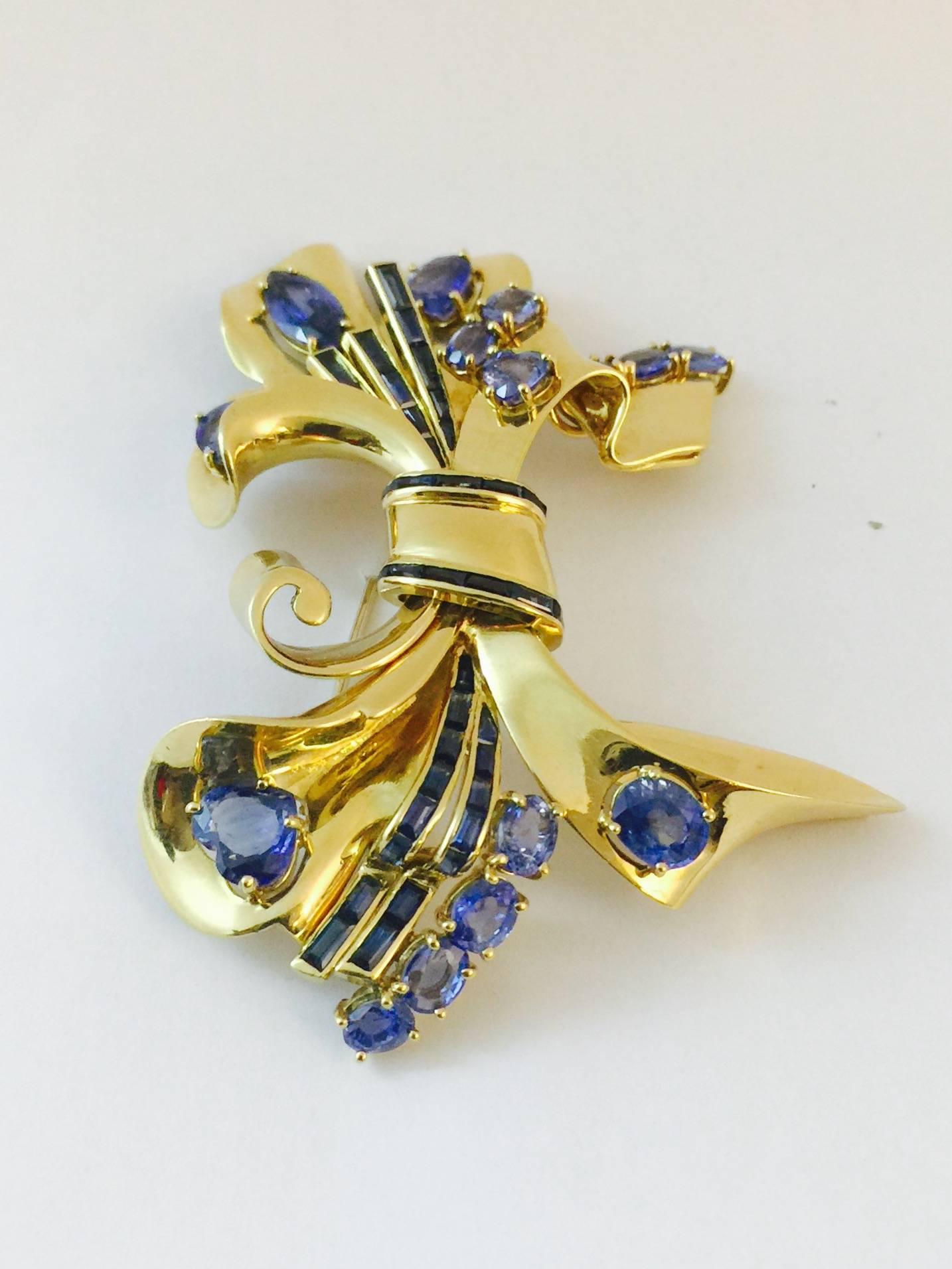 Alessandro Sabbadini Stunning Sapphire Gold Brooch In Excellent Condition For Sale In Palm Beach, FL