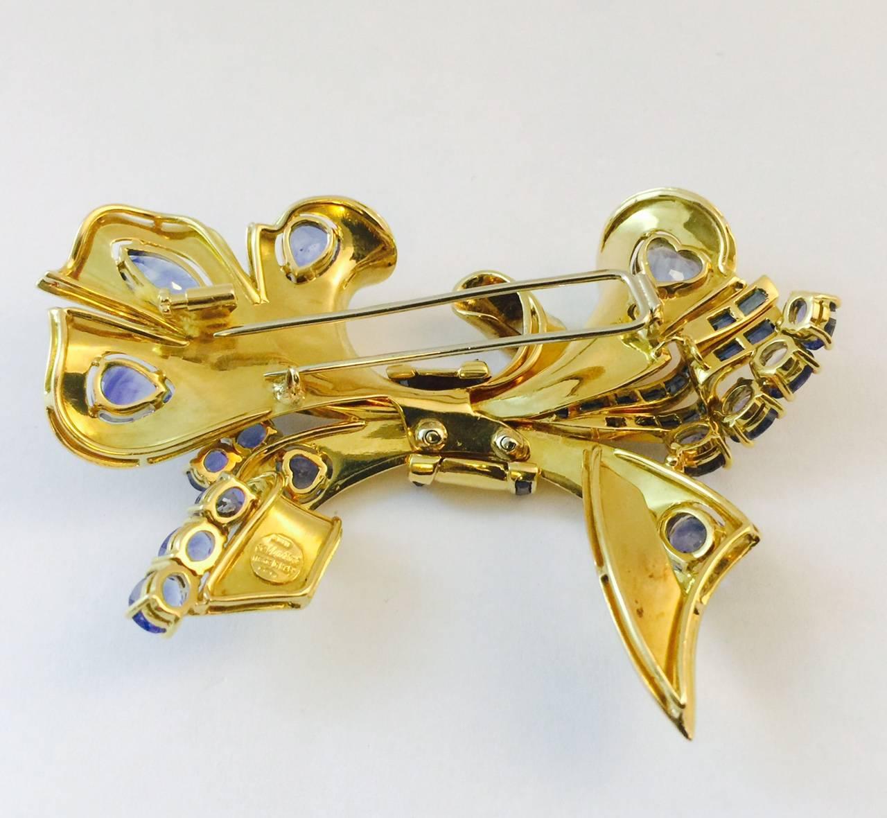 Women's Alessandro Sabbadini Stunning Sapphire Gold Brooch For Sale