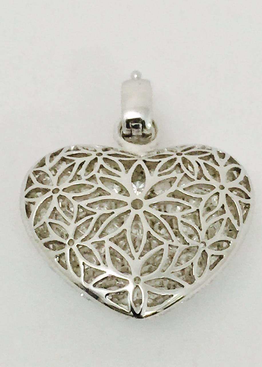  Divine Diamond Heart Necklace In Excellent Condition For Sale In Palm Beach, FL