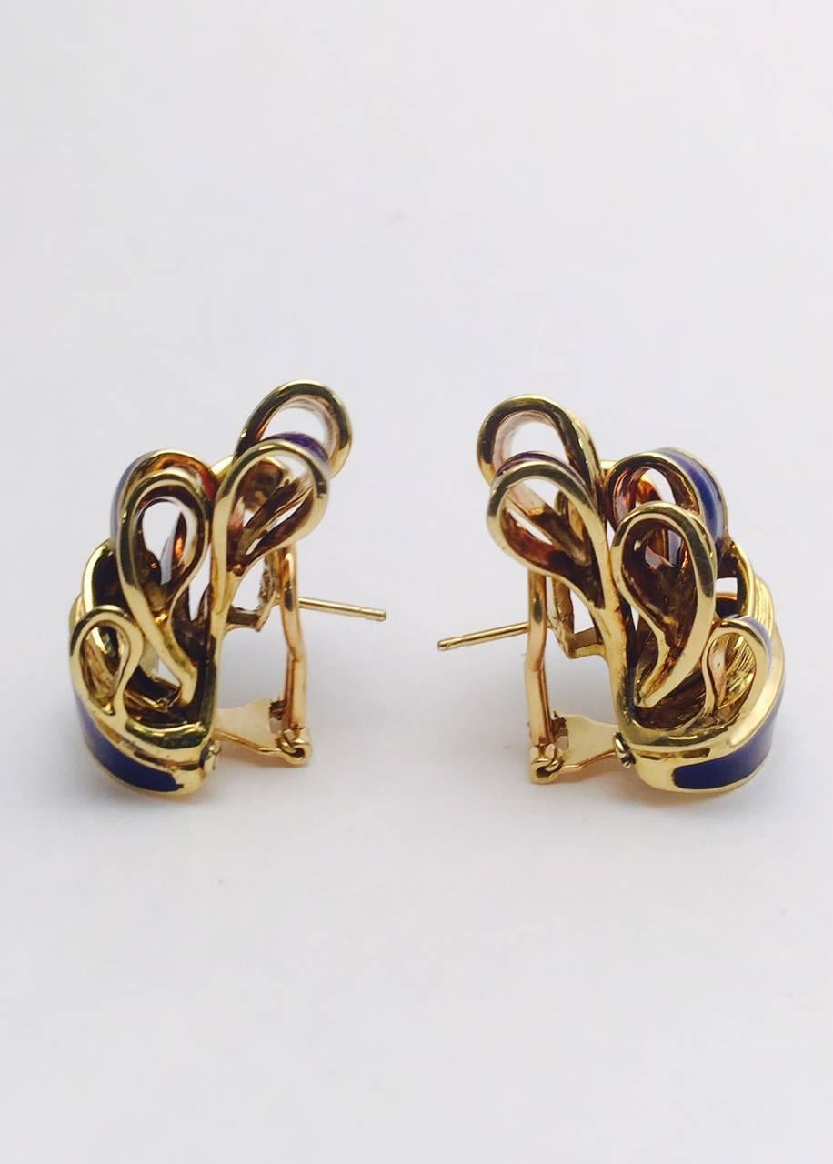 1960s Tiffany & Co. Schlumberger Enamel Gold Ribbon Earrings In Excellent Condition In Palm Beach, FL