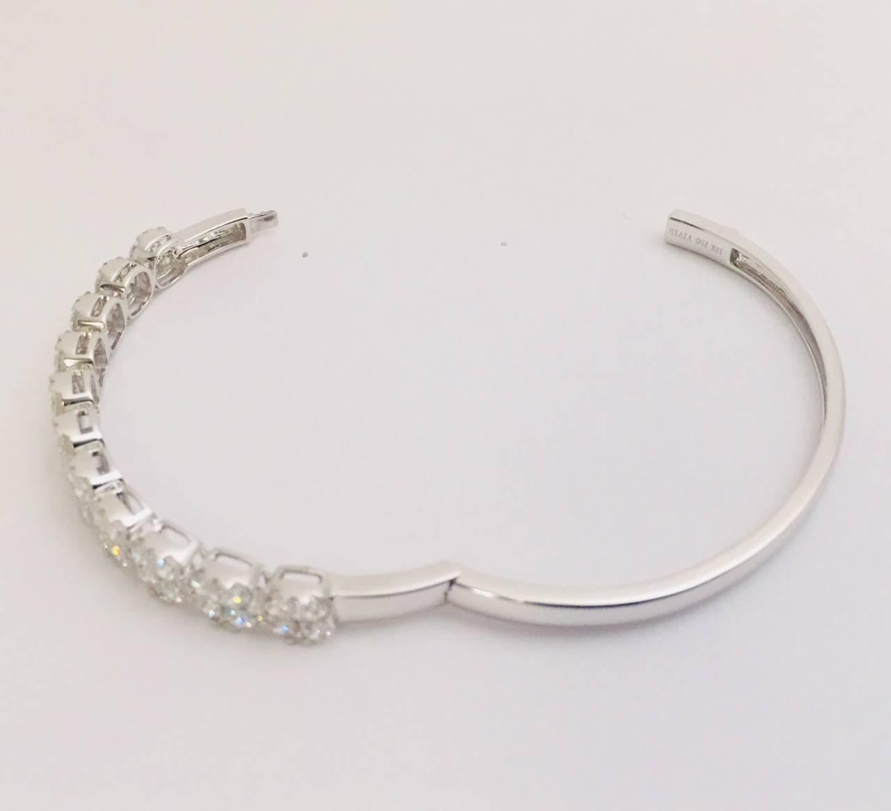 18 Karat White Gold and Diamond Bangle Bling-Bling Bracelet In New Condition For Sale In Palm Beach, FL