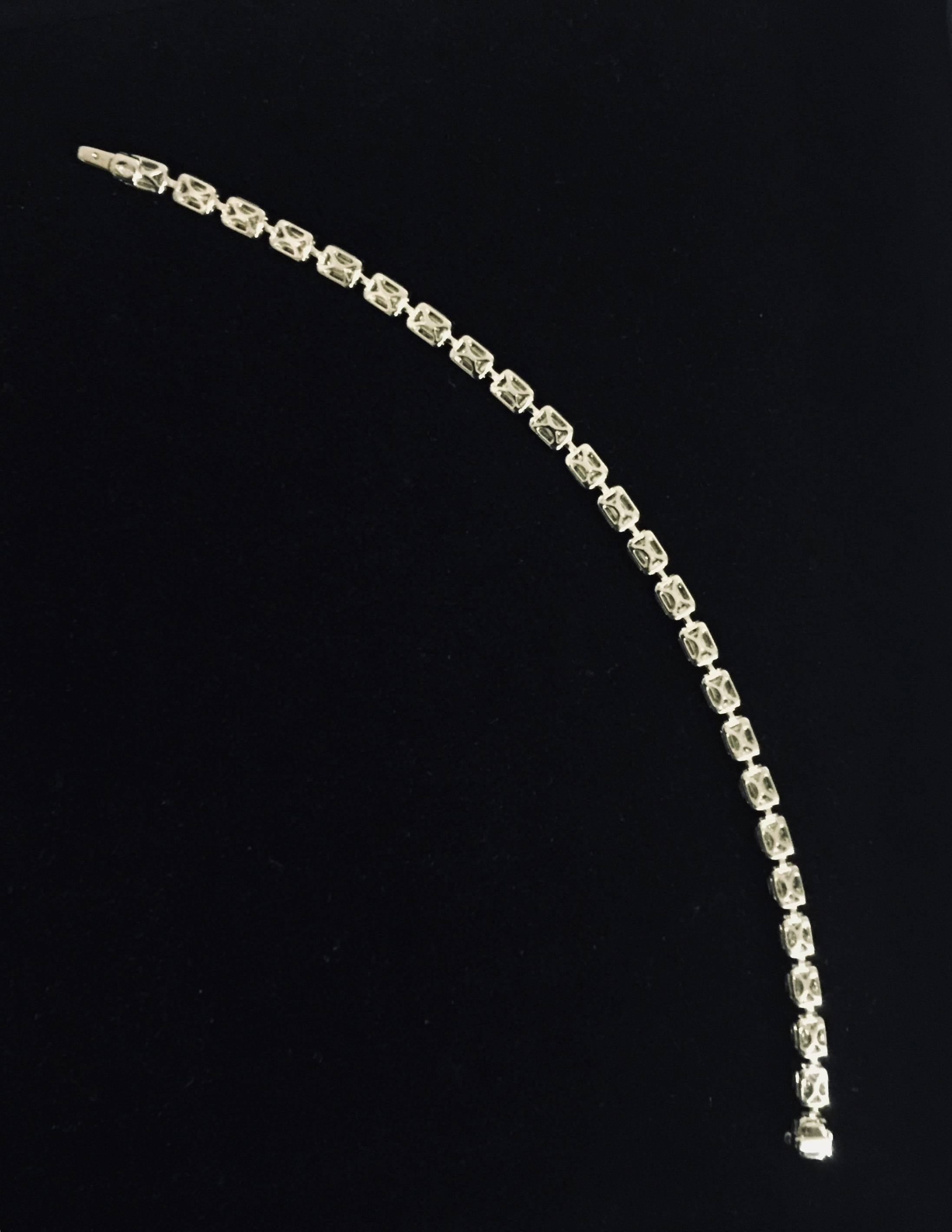 Contemporary 18 Karat White Gold Dramatic Diamond Bracelet For Sale