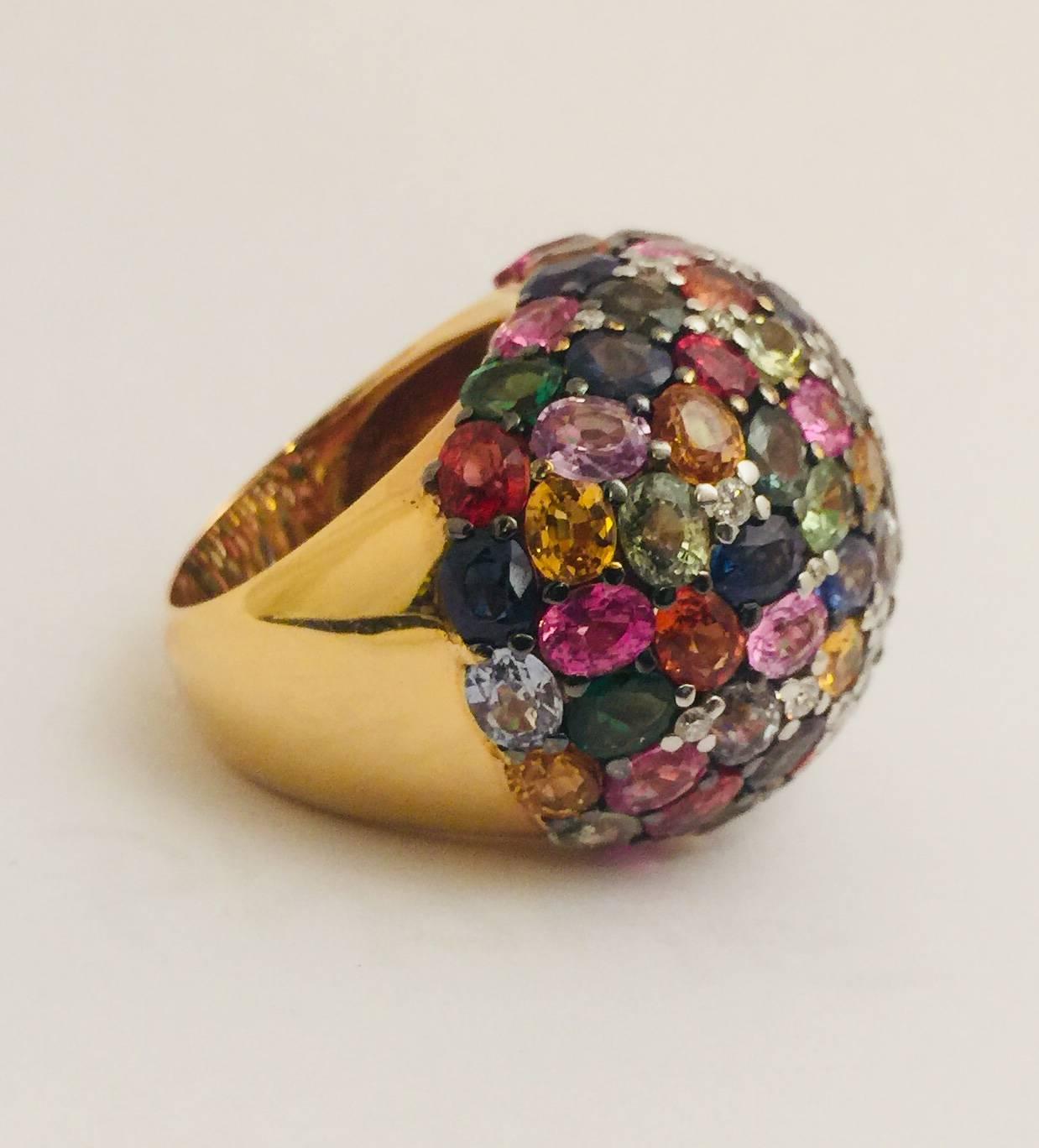 18 Karat Dramatic Dome Ring Multi-Color Sapphires and Diamonds In Excellent Condition For Sale In Palm Beach, FL