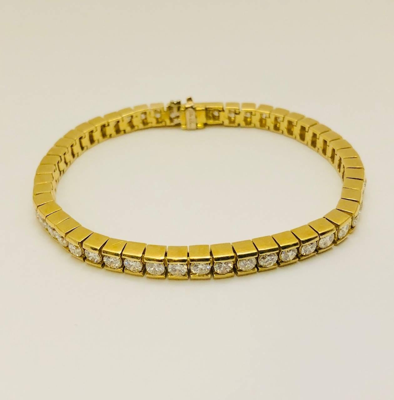 Contemporary Diamond Yellow Gold Tennis Bracelet For Sale