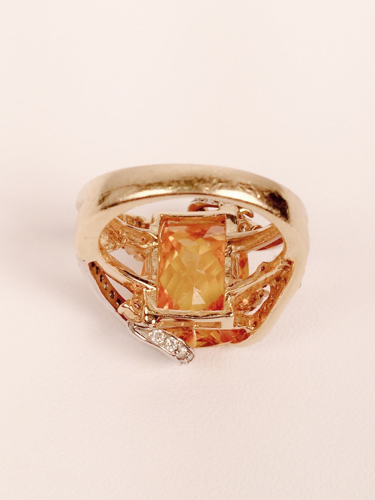 Yellow Citrine Diamond Gold Ring In Excellent Condition For Sale In Palm Beach, FL