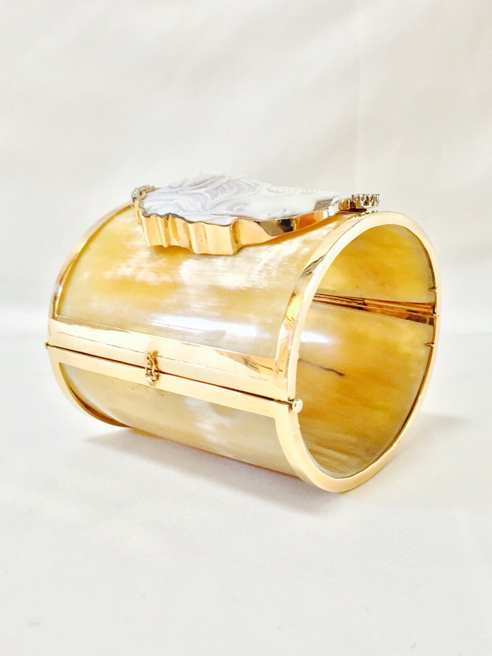 Stunning Italian Shell Cameo Buffalo Horn Cuff In New Condition In Palm Beach, FL