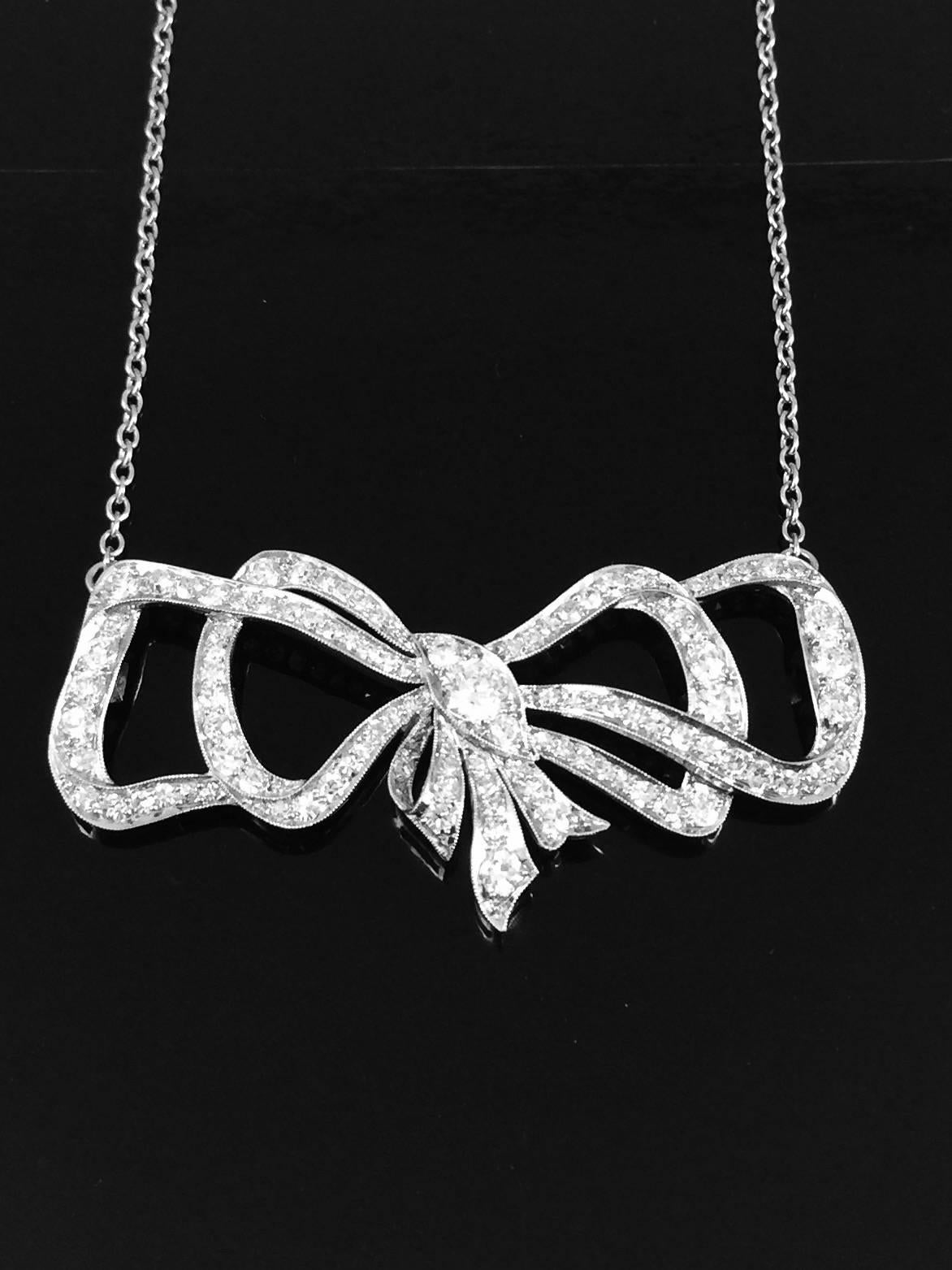Diamond Platinum Bow Choker In Excellent Condition For Sale In Palm Beach, FL