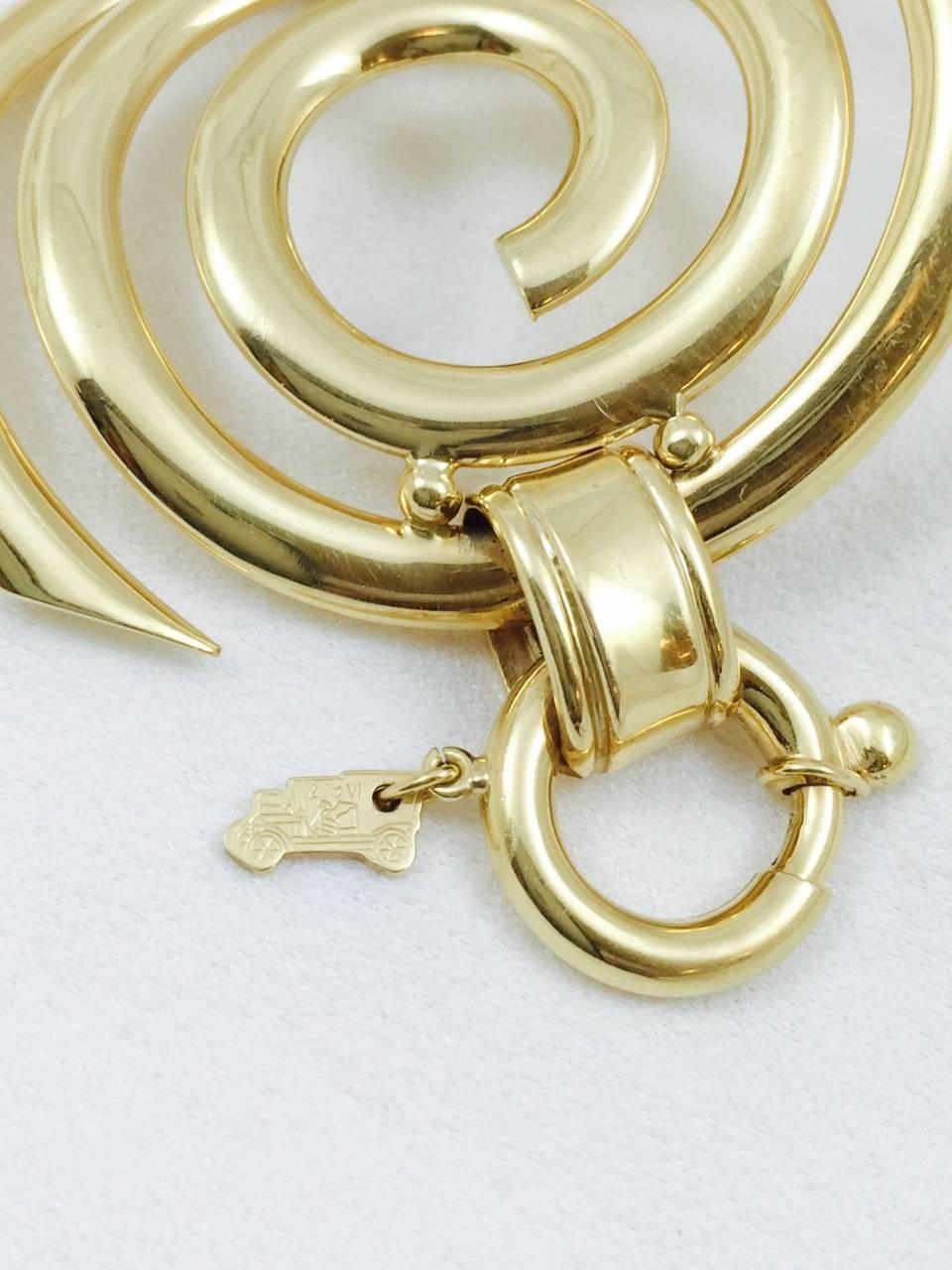 Contemporary Gold Swirls Bracelet In Excellent Condition In Palm Beach, FL