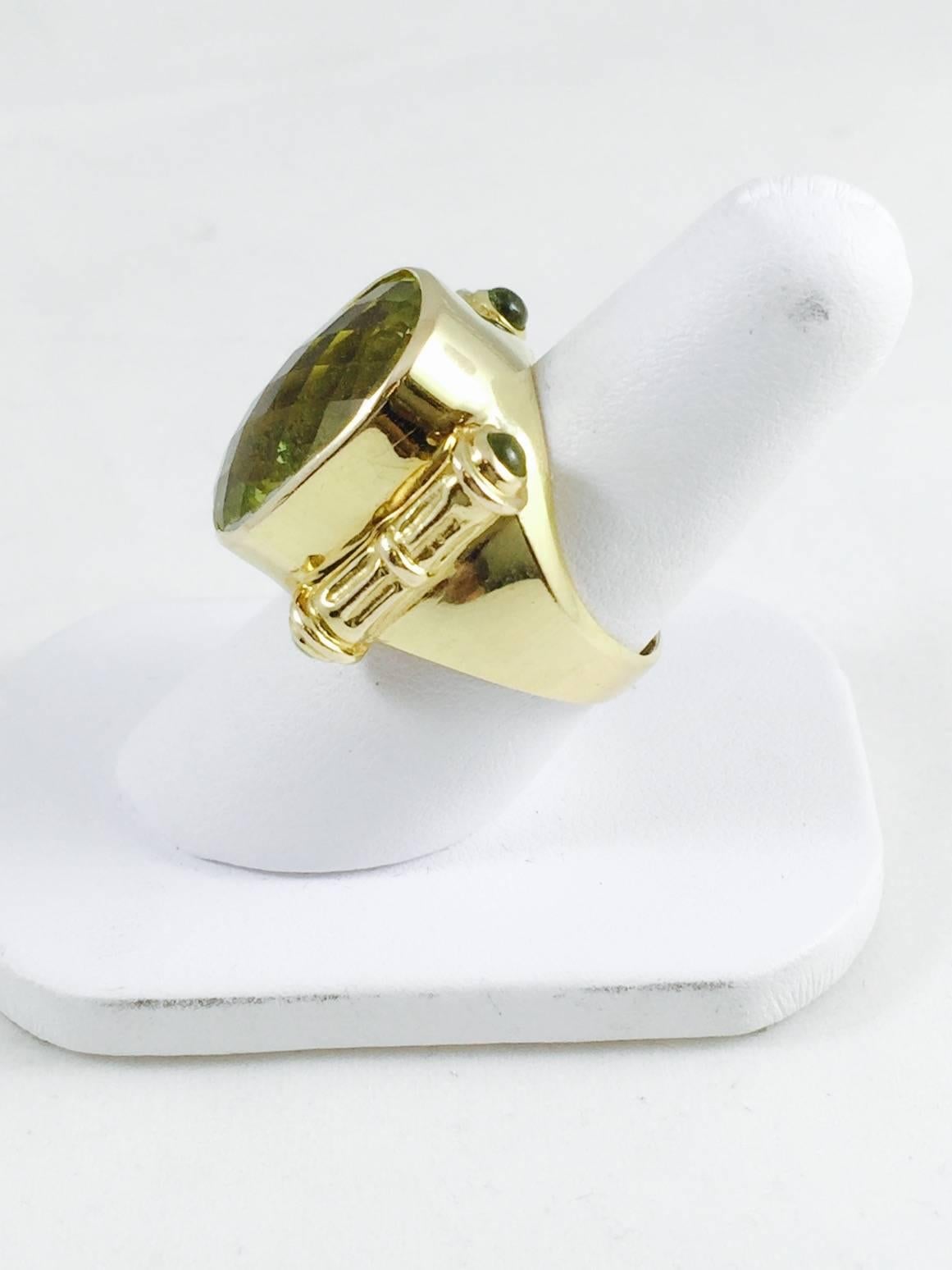 Beeindruckender Peridot-Goldring (Zeitgenössisch)