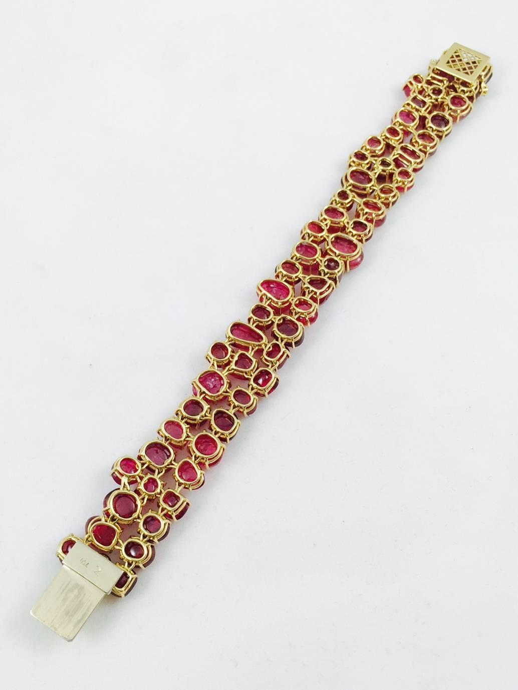 Contemporary Sumptuous Spinel Diamond gold Bracelet For Sale