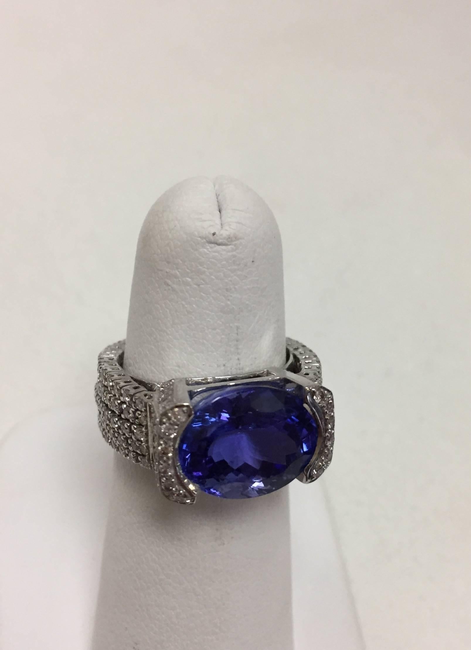 Tantalizing Tanzanite Diamond Gold Ring In Excellent Condition In Palm Beach, FL