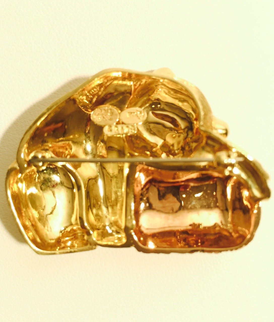 Contemporary Henry Dunay 18 Karat Two-Color Gold Bear Brooch For Sale
