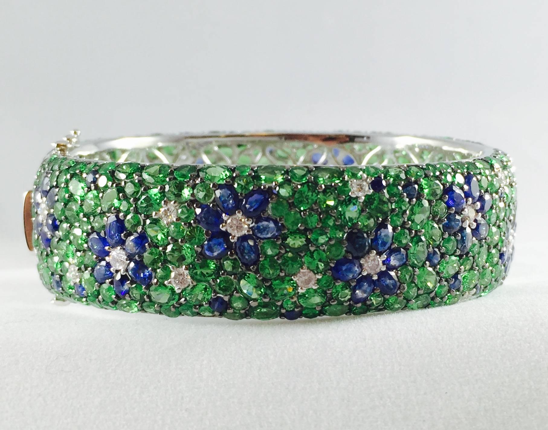 Contemporary Tsavorite Sapphire Diamond Gold Bracelet