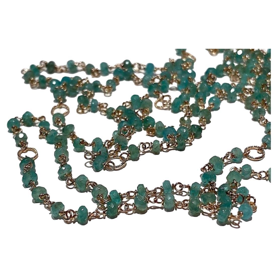 Dainty 45 Karat Emeralds Green Shade 18 Karat Gold Twisted Chain Beaded Necklace For Sale