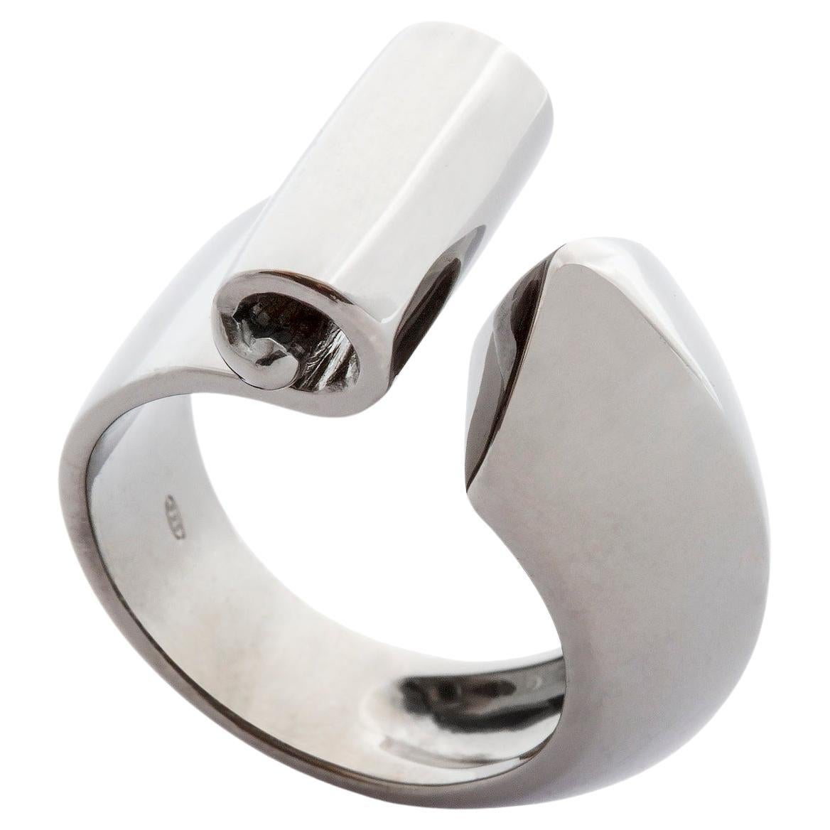 Deco Style 18 Karat White Gold Unisex Design Ring For Sale