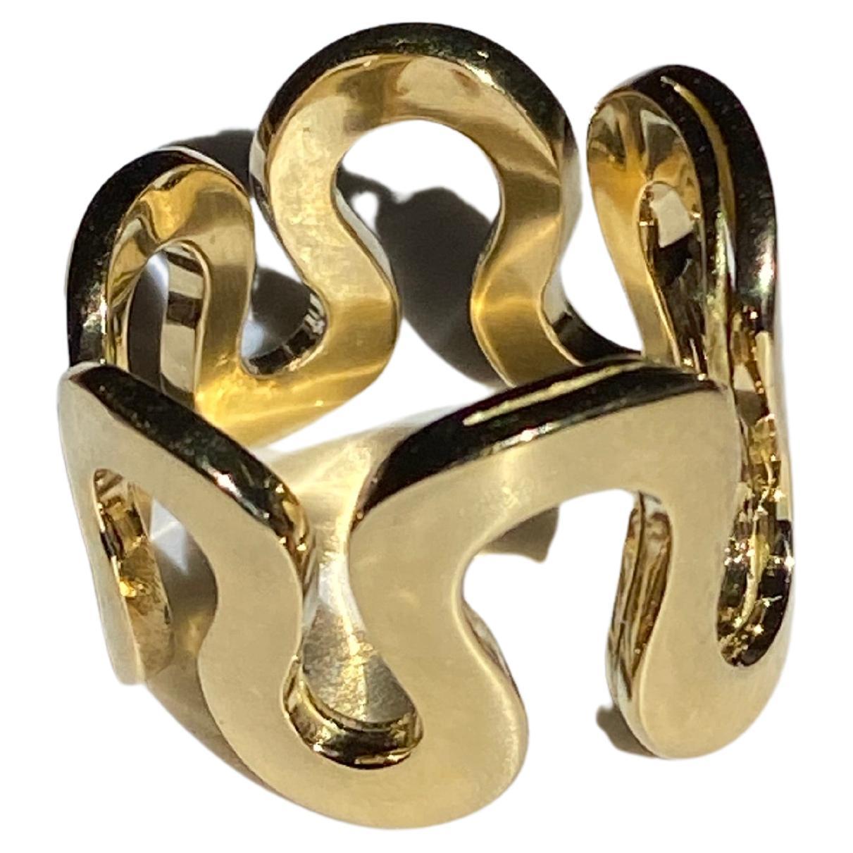 18 Karats Yellow Gold Unisex Wave Band Modern Design Ring For Sale