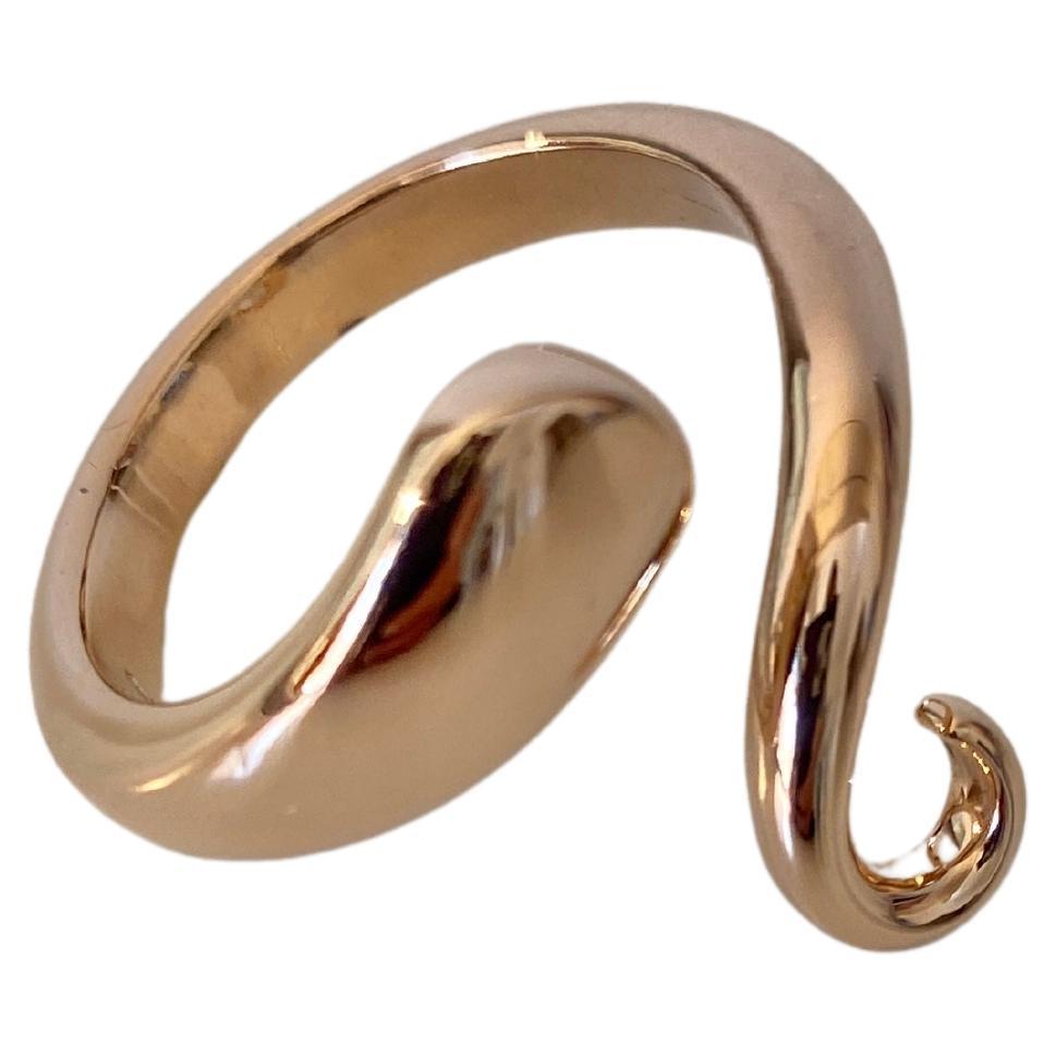 Handcrafted 18k Gold Cat Tail Twist Ring Surrealist Unisex Design Made in Italy