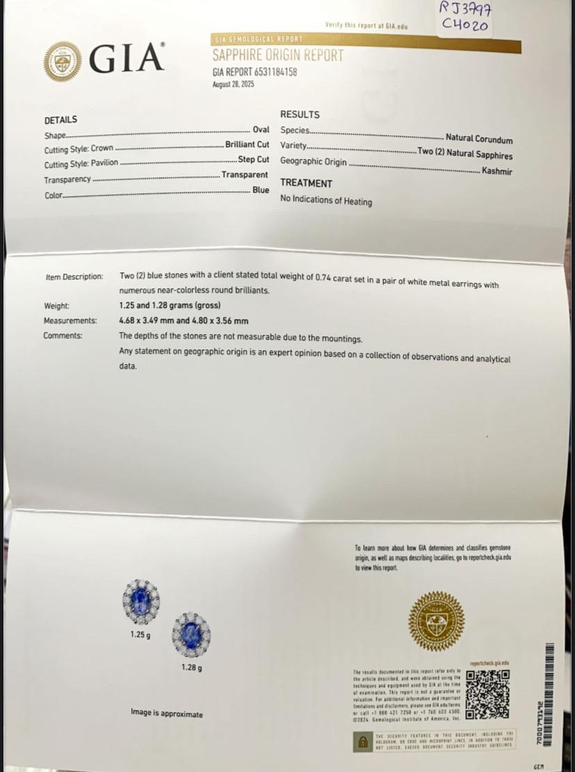 Boucles d'oreilles en or blanc 18 carats, saphir bleu du Cachemire et diamant de 0,74 carat Unisexe en vente