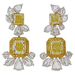 Orecchini con diamanti gialli fantasia certificati GIA da 2,87 carati in oro bianco 18 carati