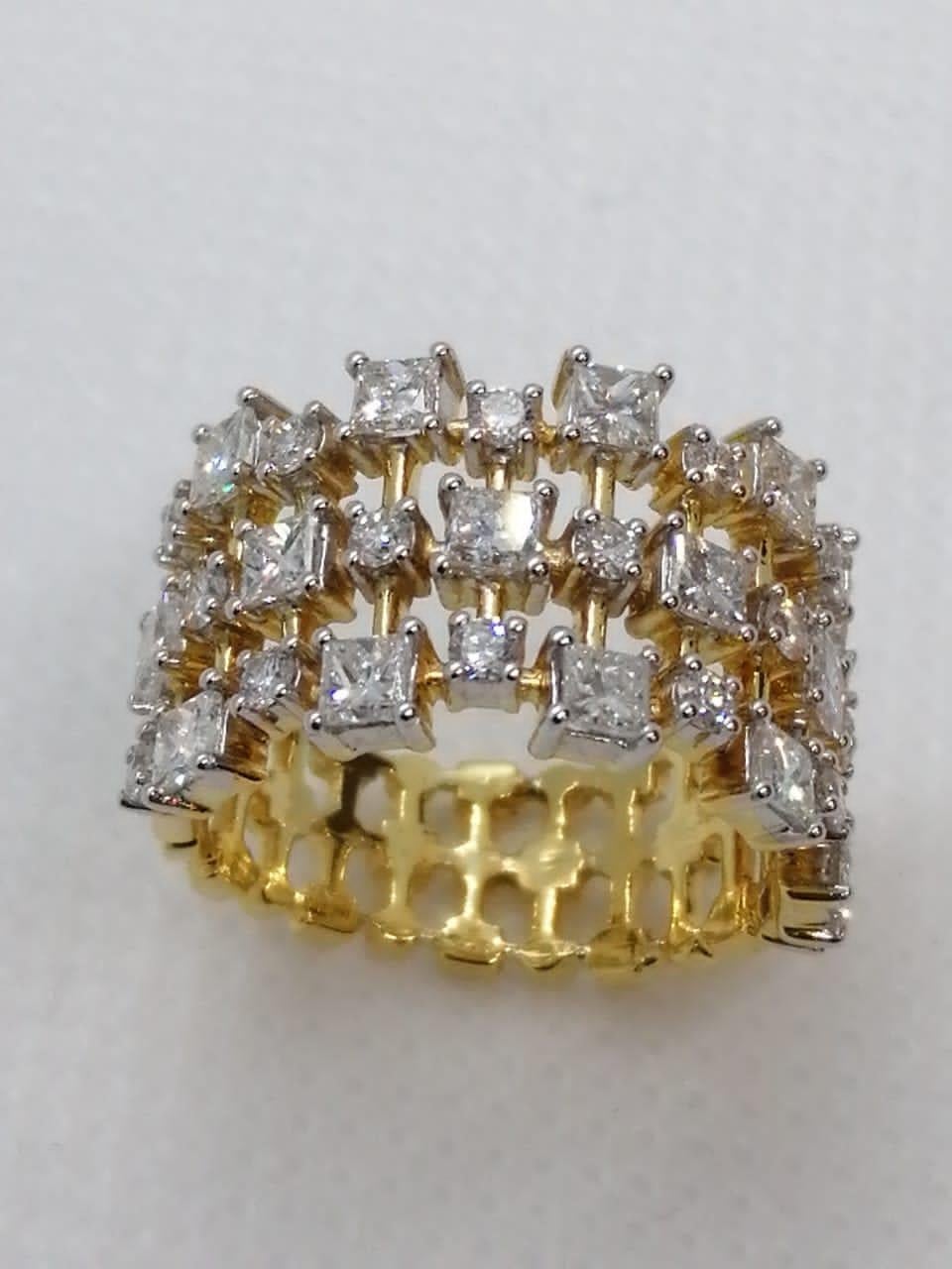 Women's Diamond Cocktail Ring Set in 18 Karat Yellow Gold 'VS/G Quality Diamonds' For Sale