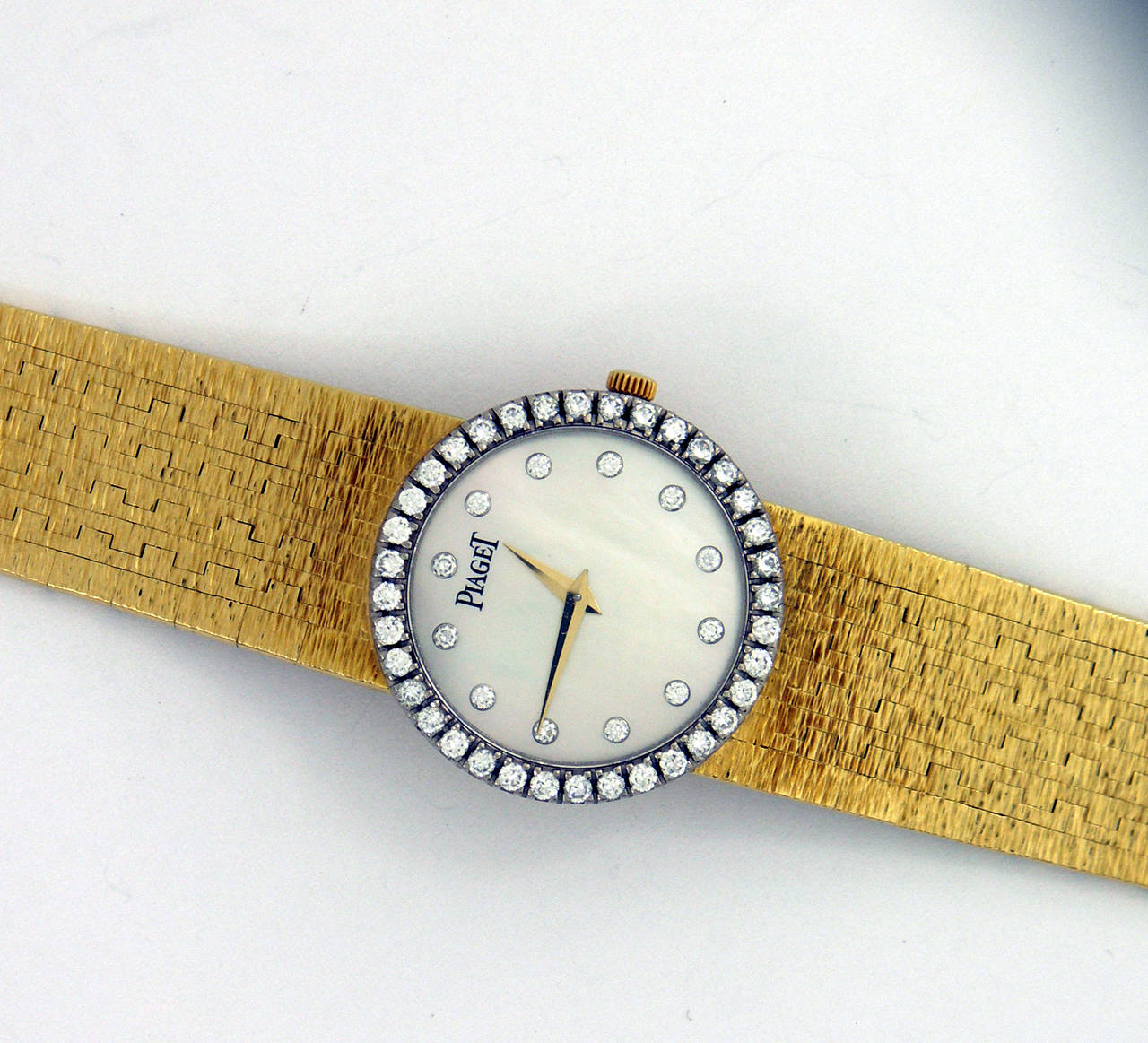 Piaget Lady's Yellow Gold Mother of Pearl Diamond Quartz Wristwatch 3
