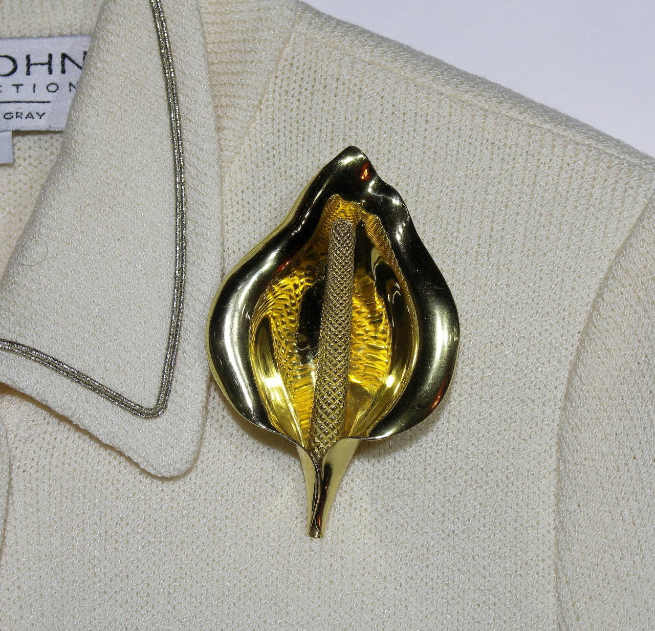 Lee Havens Gold Calla Lily Brooch In Excellent Condition In Palm Beach, FL
